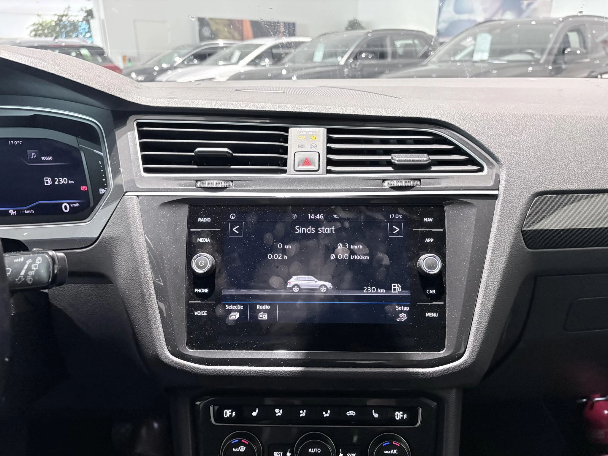 Volkswagen-Tiguan-image-25