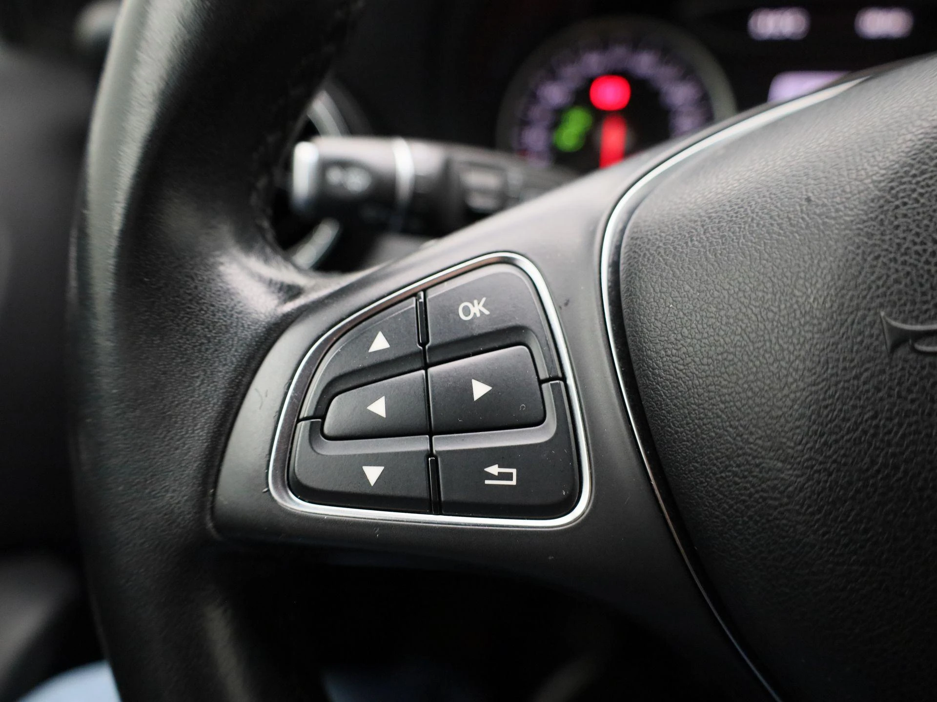 Mercedes-Benz-A-Klasse-image-16