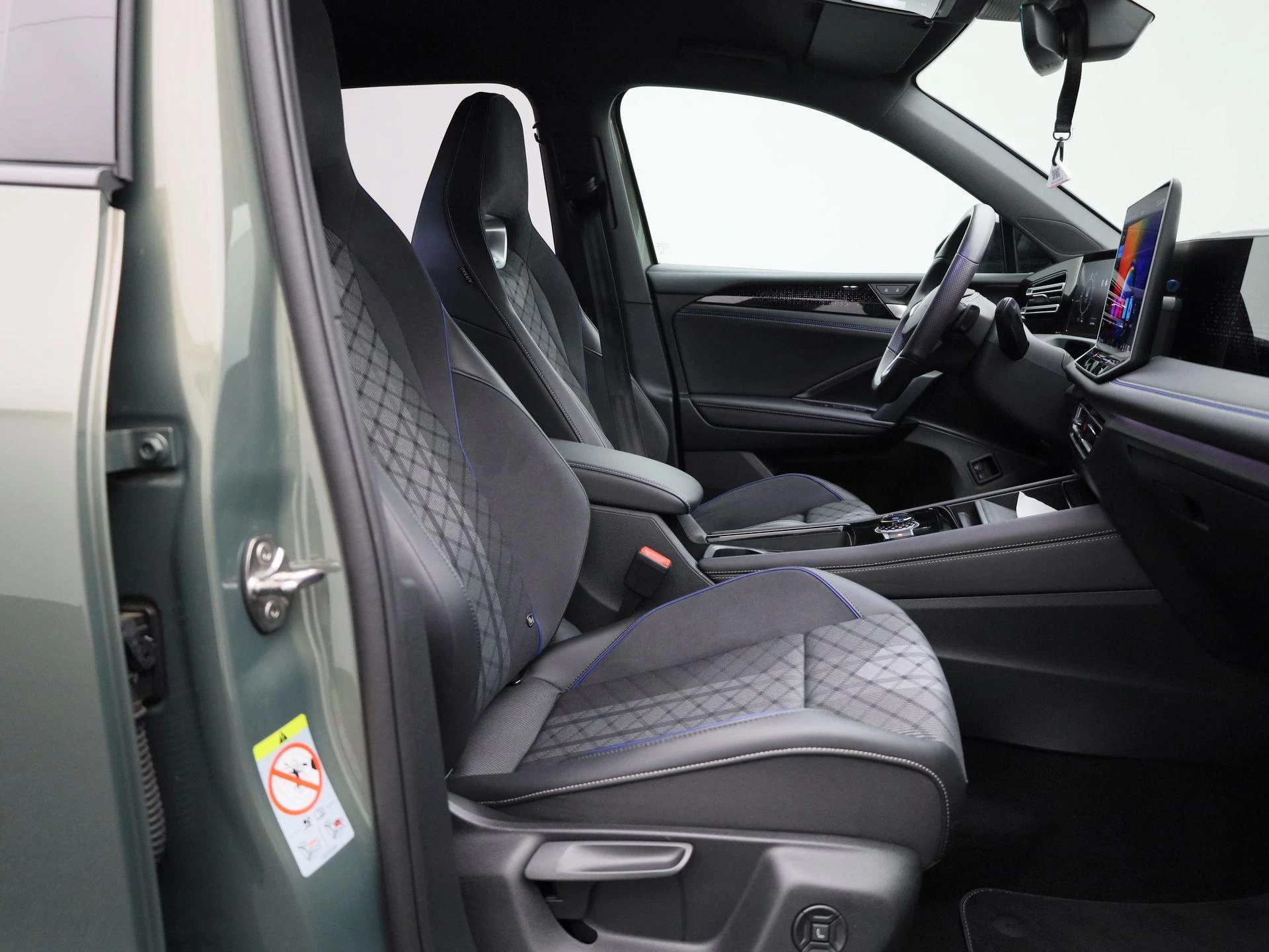 Volkswagen-Tiguan-image-38