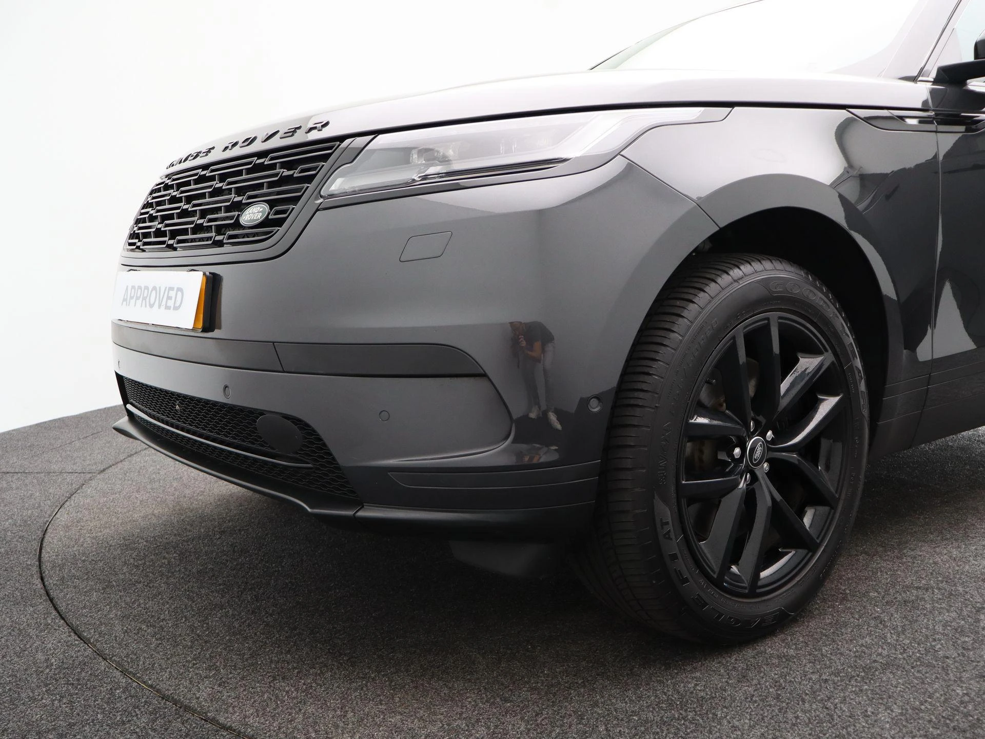 Land Rover-Range Rover Velar-image-40