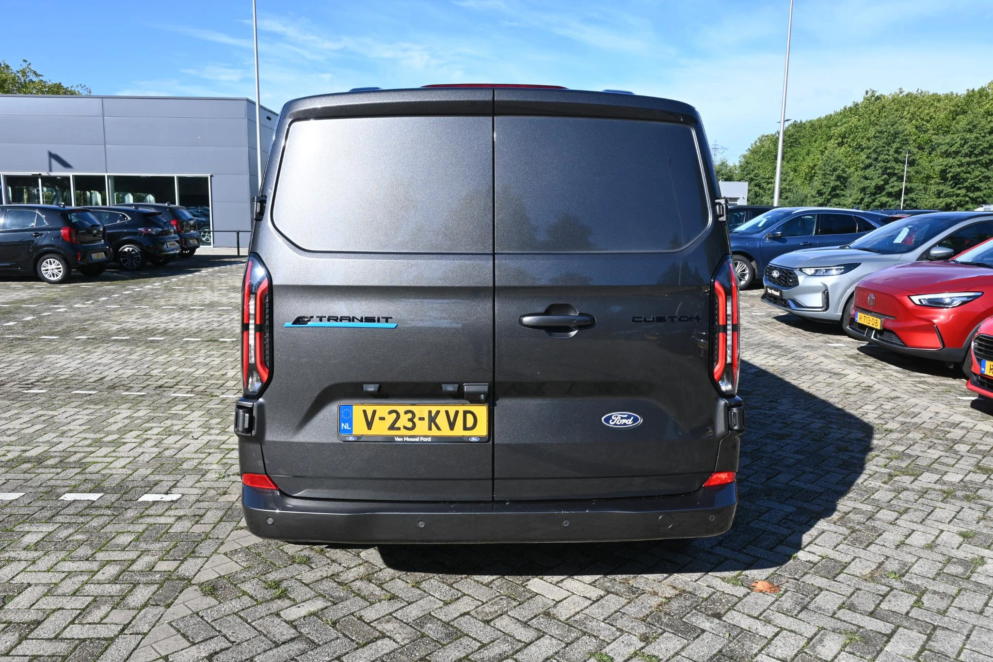 Ford-E-Transit-image-4