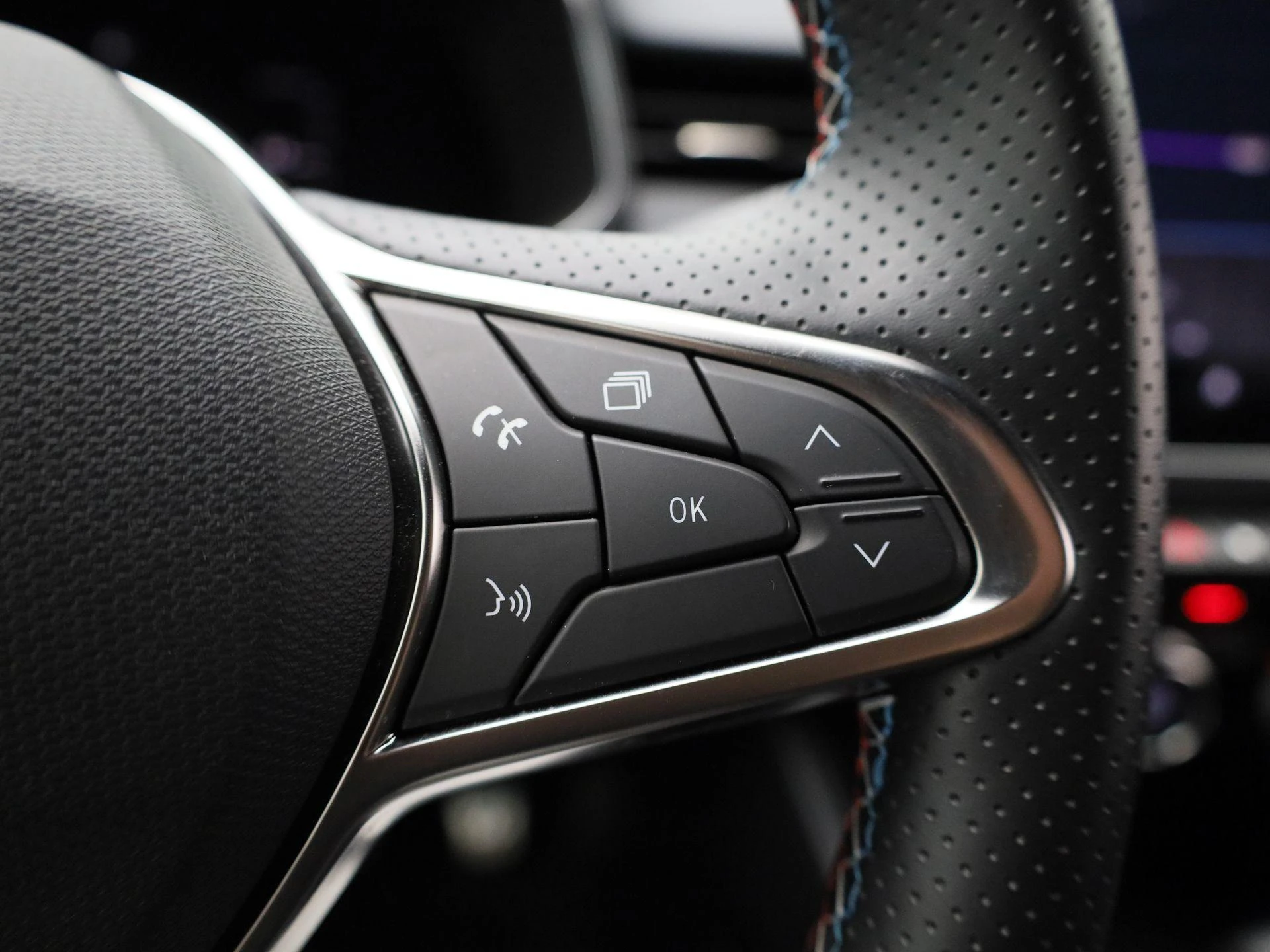Renault-Clio-image-18