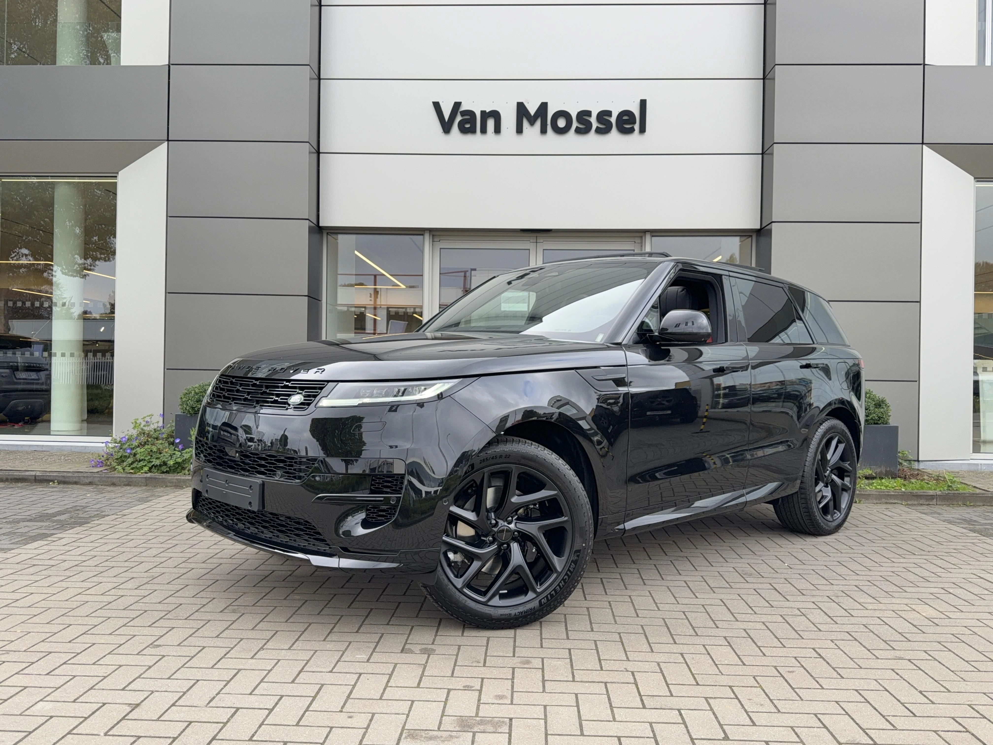 Land Rover-Range Rover Sport-image-0