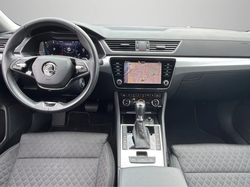 Škoda Superb Combi 1.4 iV Ambition *NAVI*STANDHEIZUNG*LED*