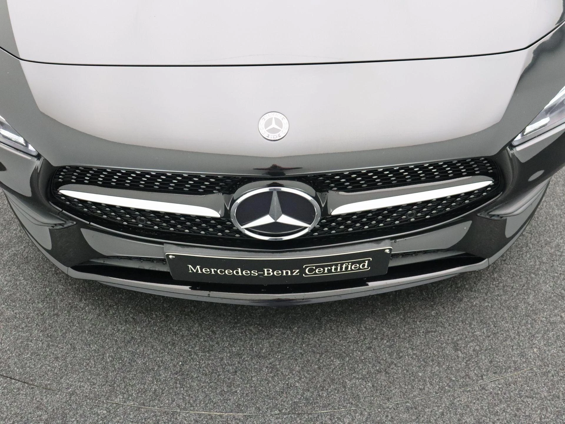Mercedes-Benz CLA 200 AMG Line + PANO DAK + MULTIBEAM LED + CARPLAY +