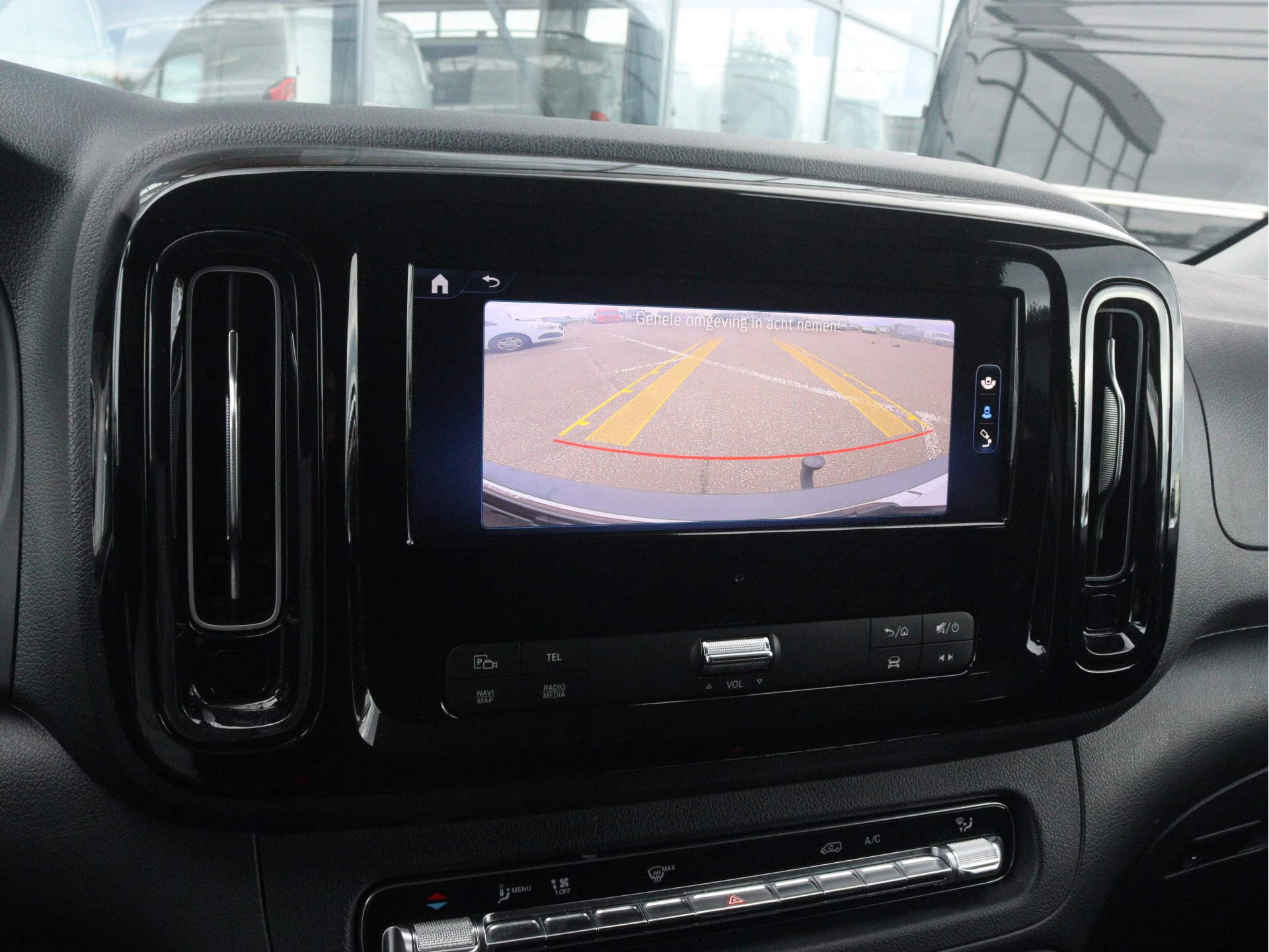 Mercedes-Benz-Vito-image-9