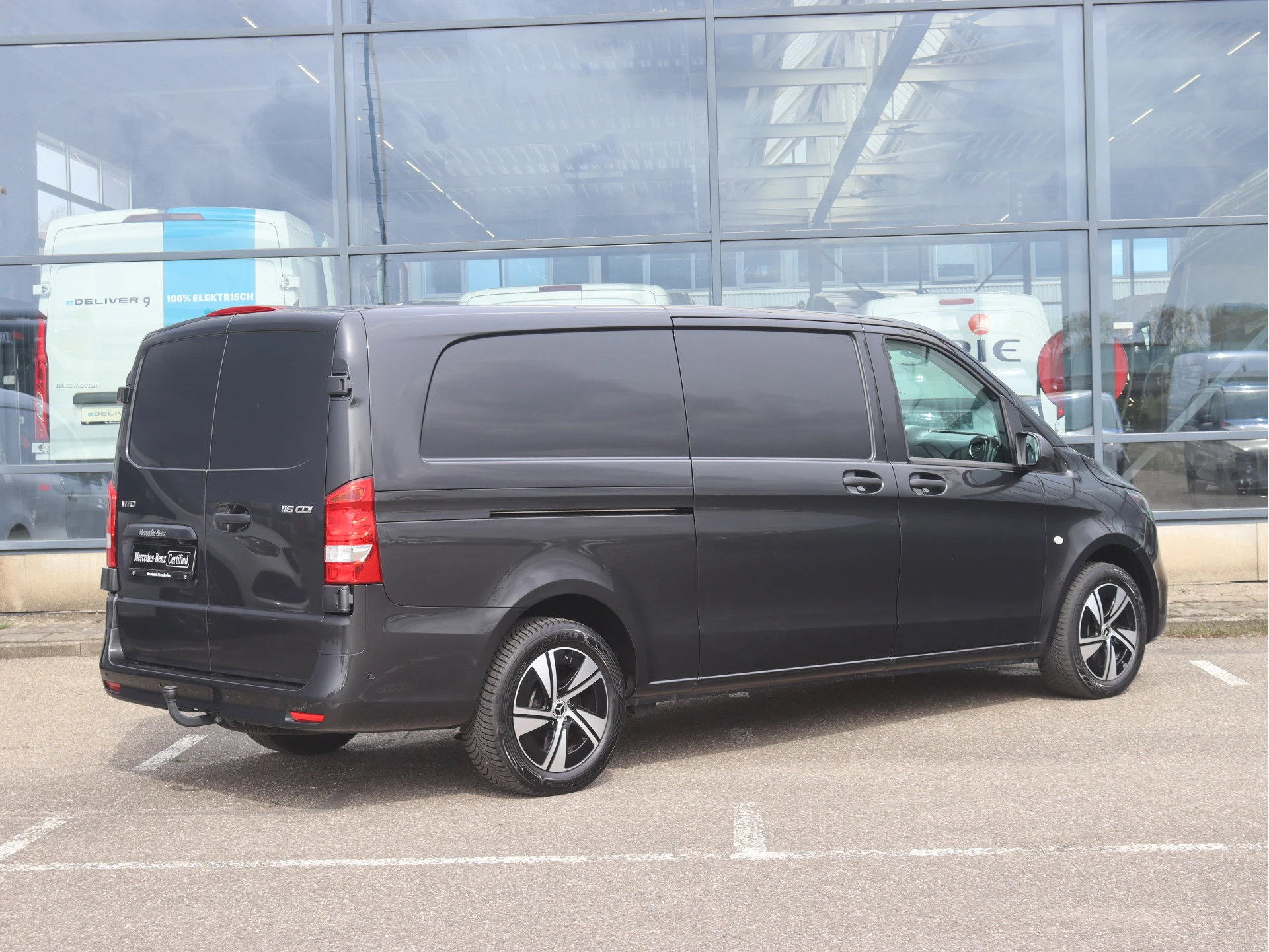 Mercedes-Benz-Vito-image-1