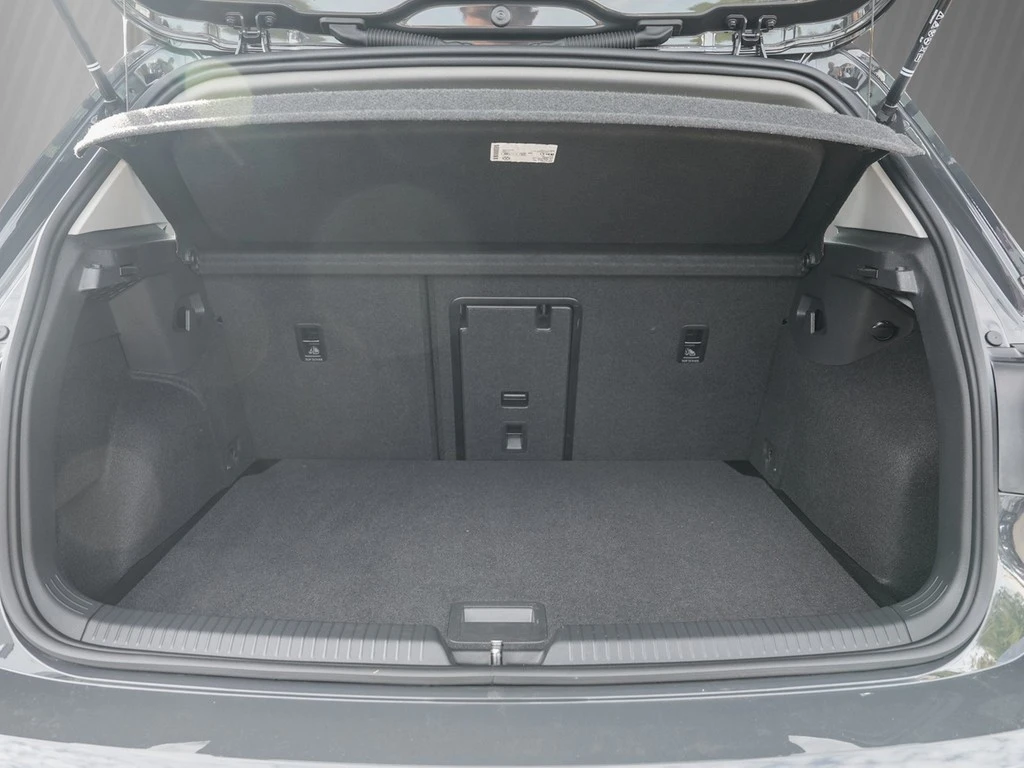 Volkswagen-Golf-image-5
