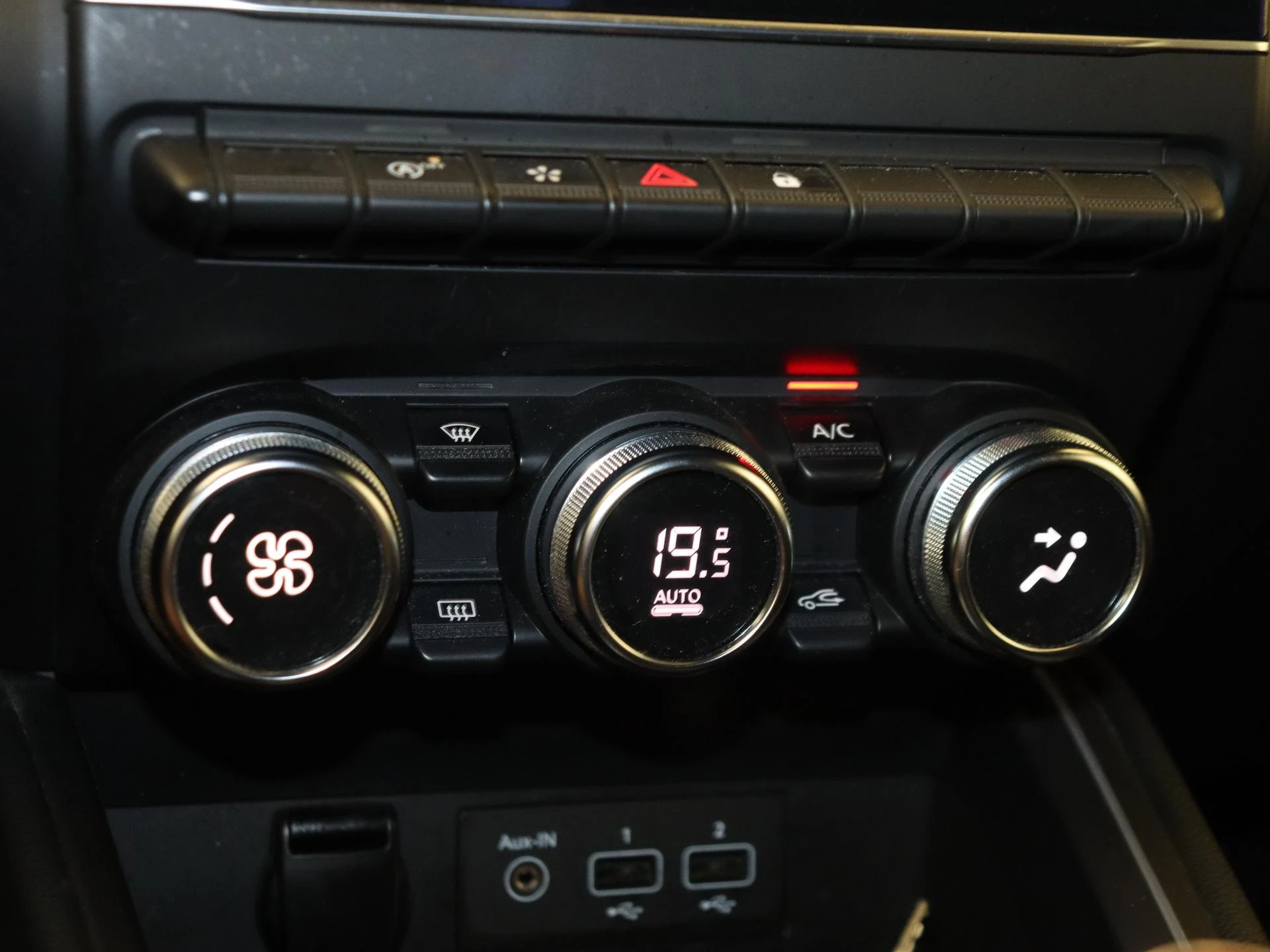 Renault-Clio-image-18