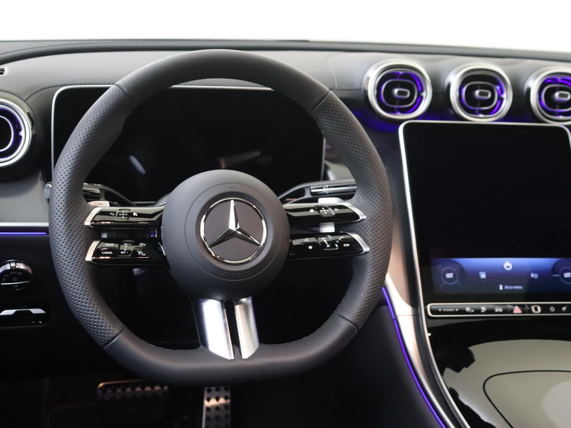 Mercedes-Benz-GLC-image-9
