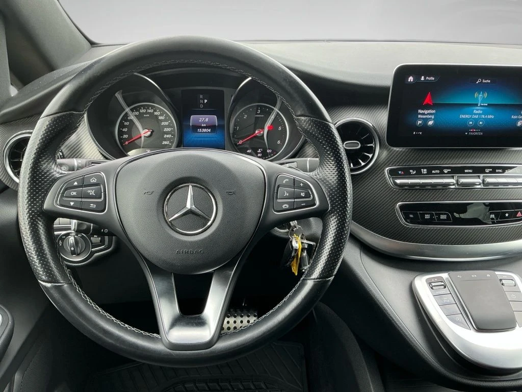 Mercedes-Benz-V-Klasse 300-image-11