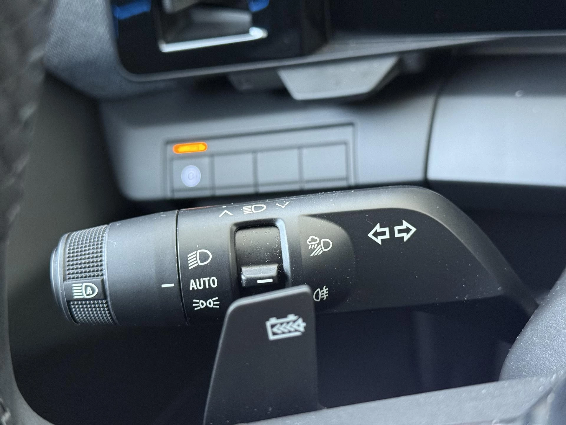 Renault-Megane E-Tech-image-24