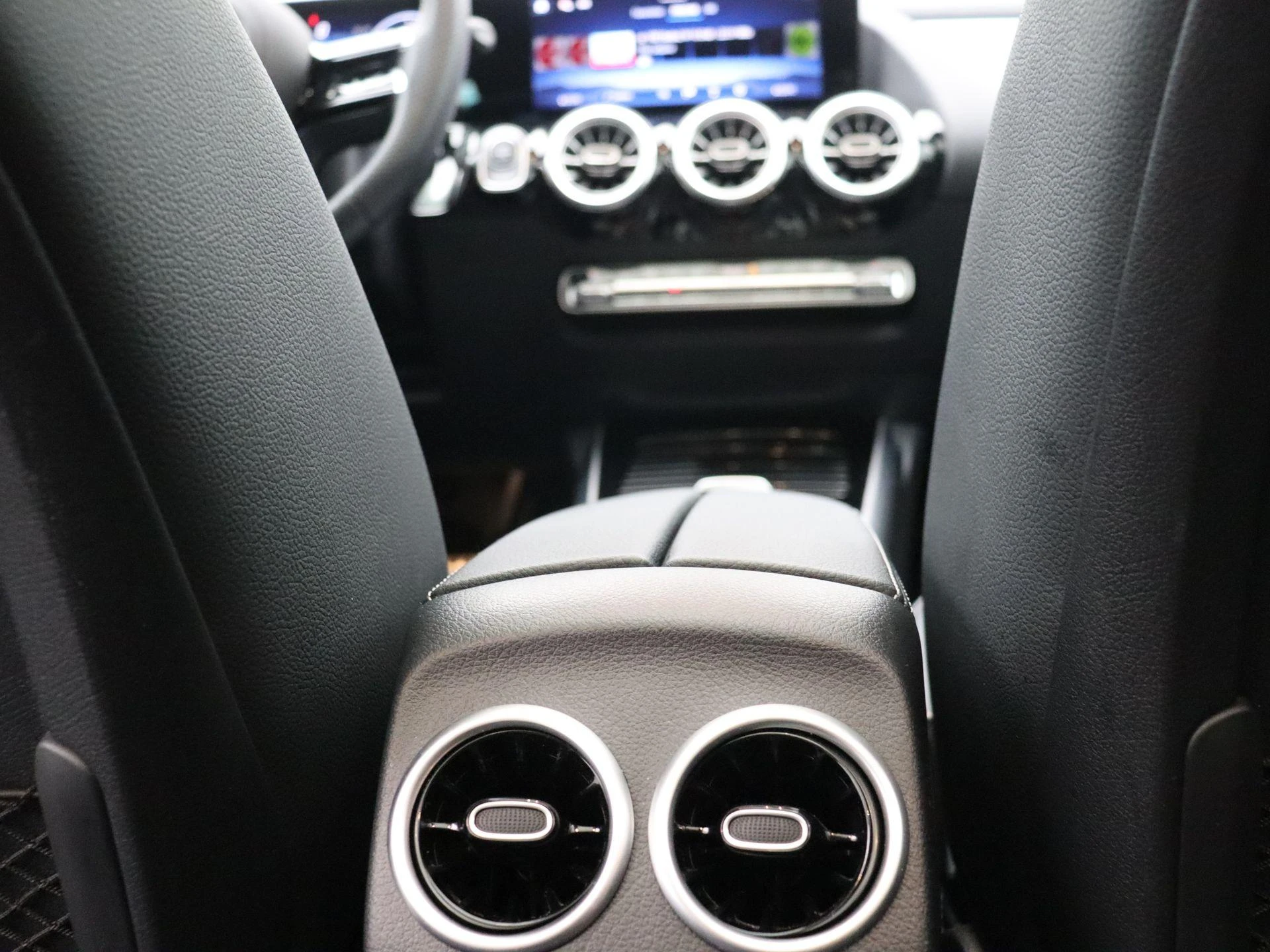 Mercedes-Benz GLA 250 e AMG Line + PREMIUM PLUS PACK + TREKHAAK + PANO + CARPLAY +