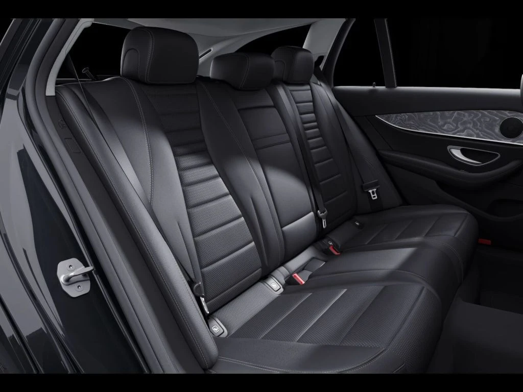 Mercedes-Benz-E-Klasse 220-image-11