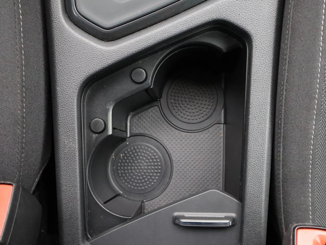 Volkswagen-Tiguan-image-19