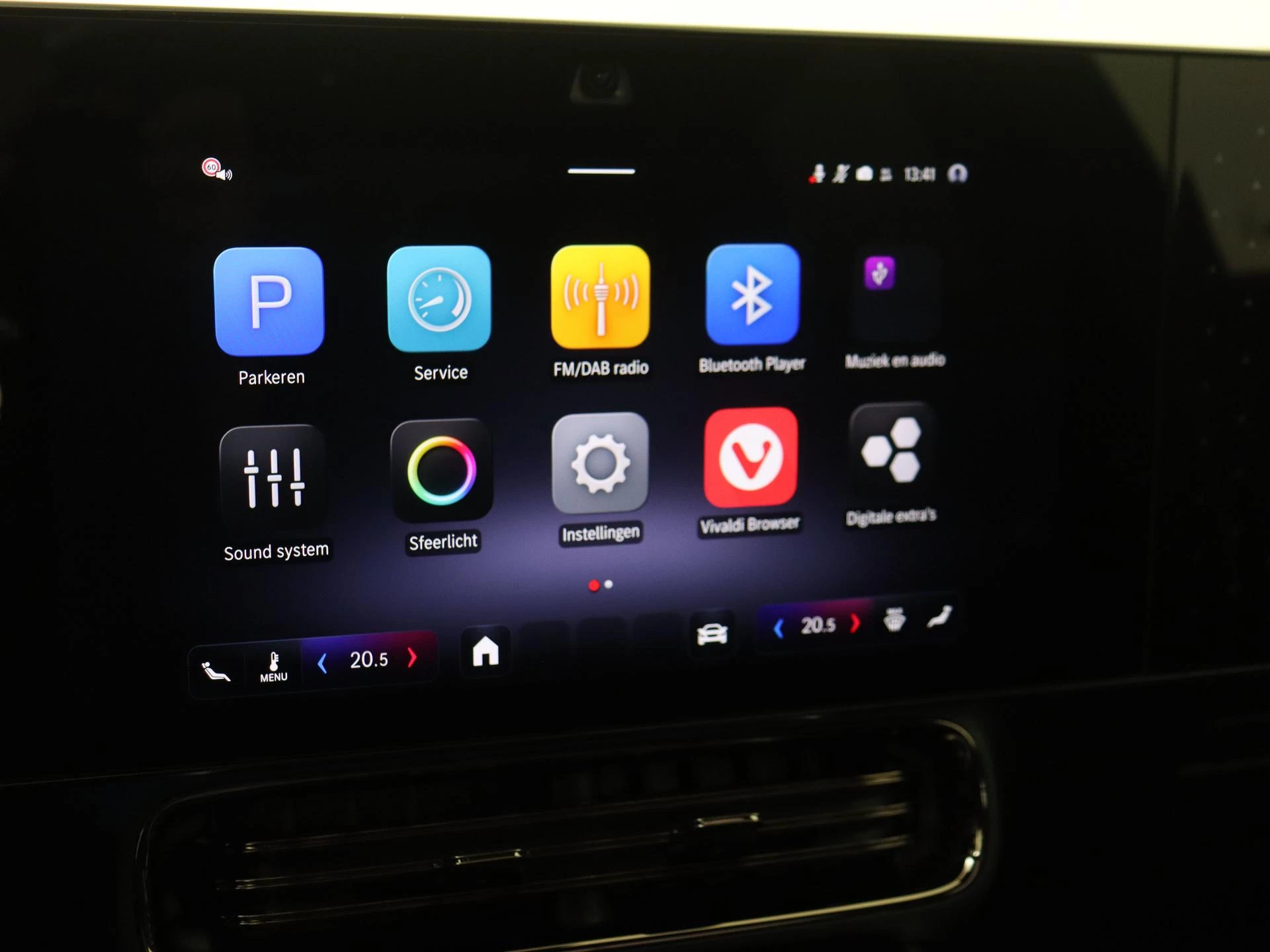 Mercedes-Benz-CLA-image-15