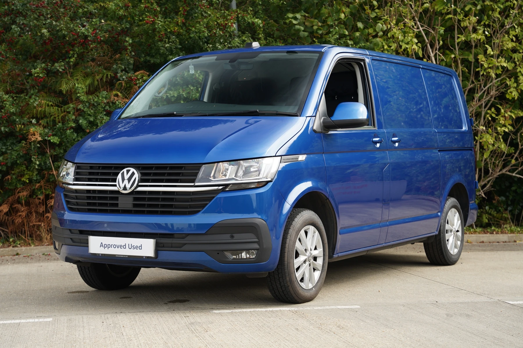 Volkswagen-Transporter-image-43
