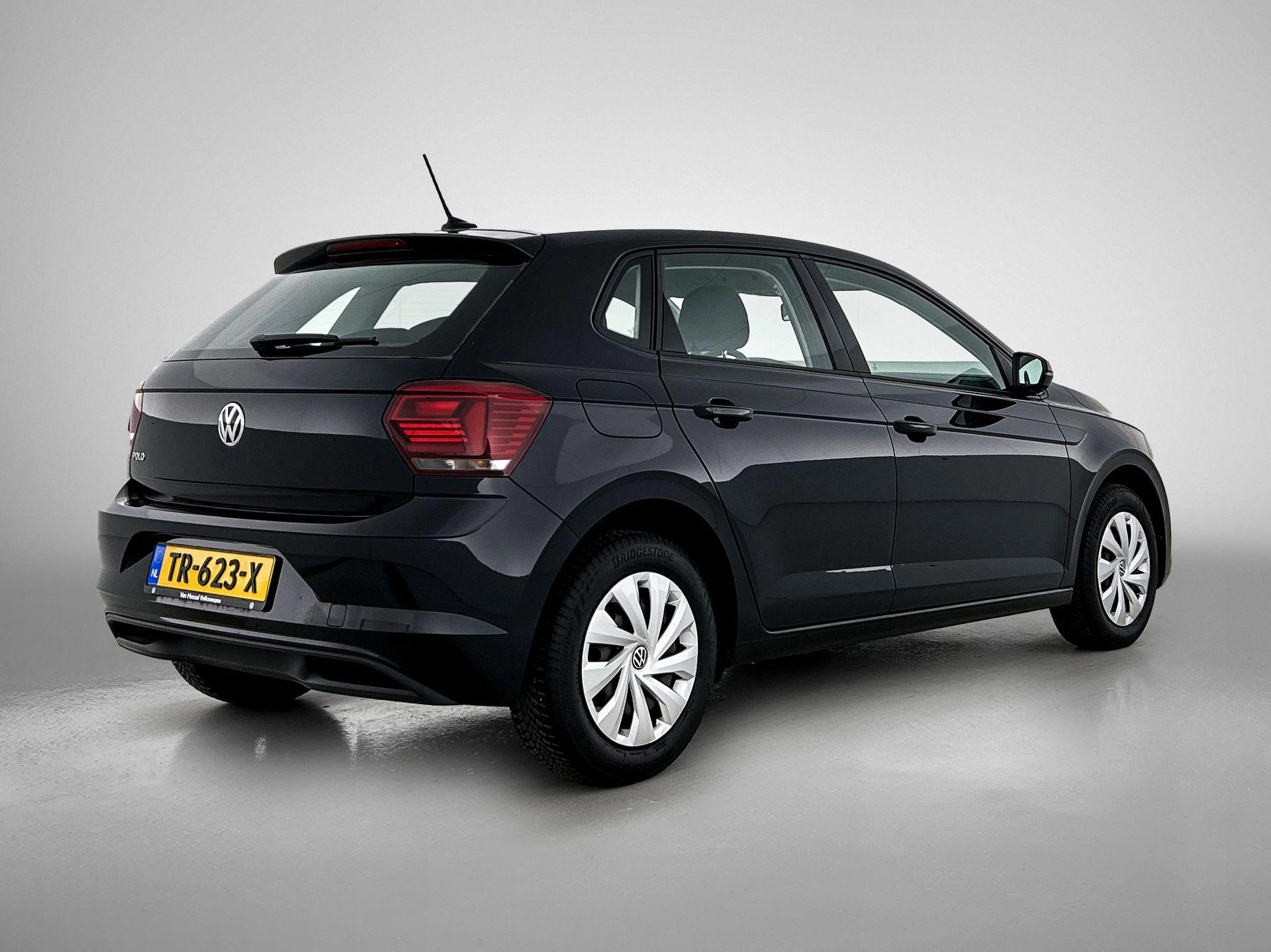 Volkswagen-Polo-image-3
