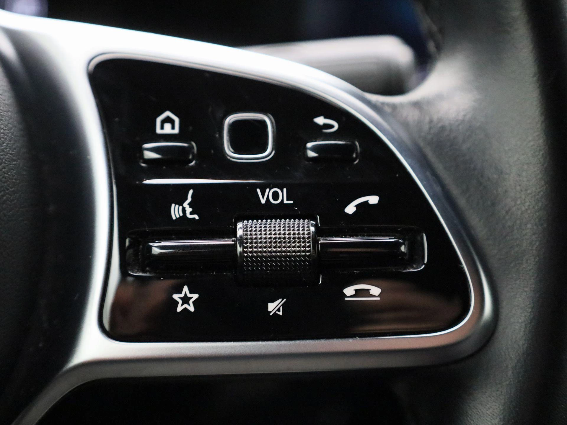 Mercedes-Benz-A-Klasse-image-23