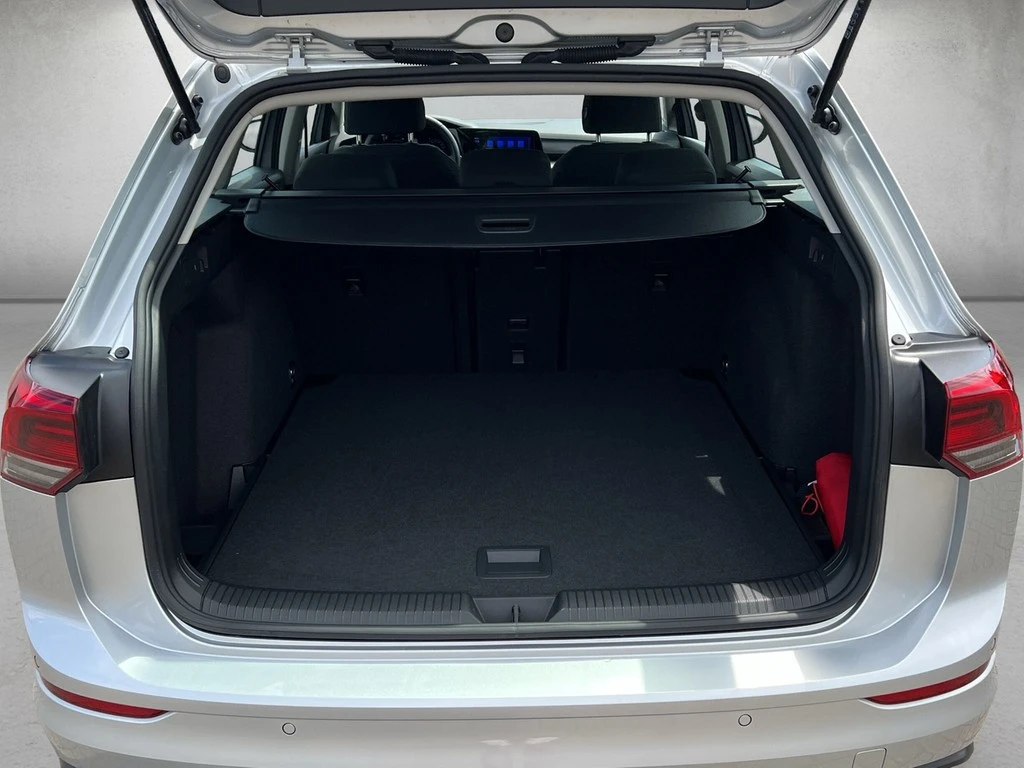 Volkswagen-Golf-image-4