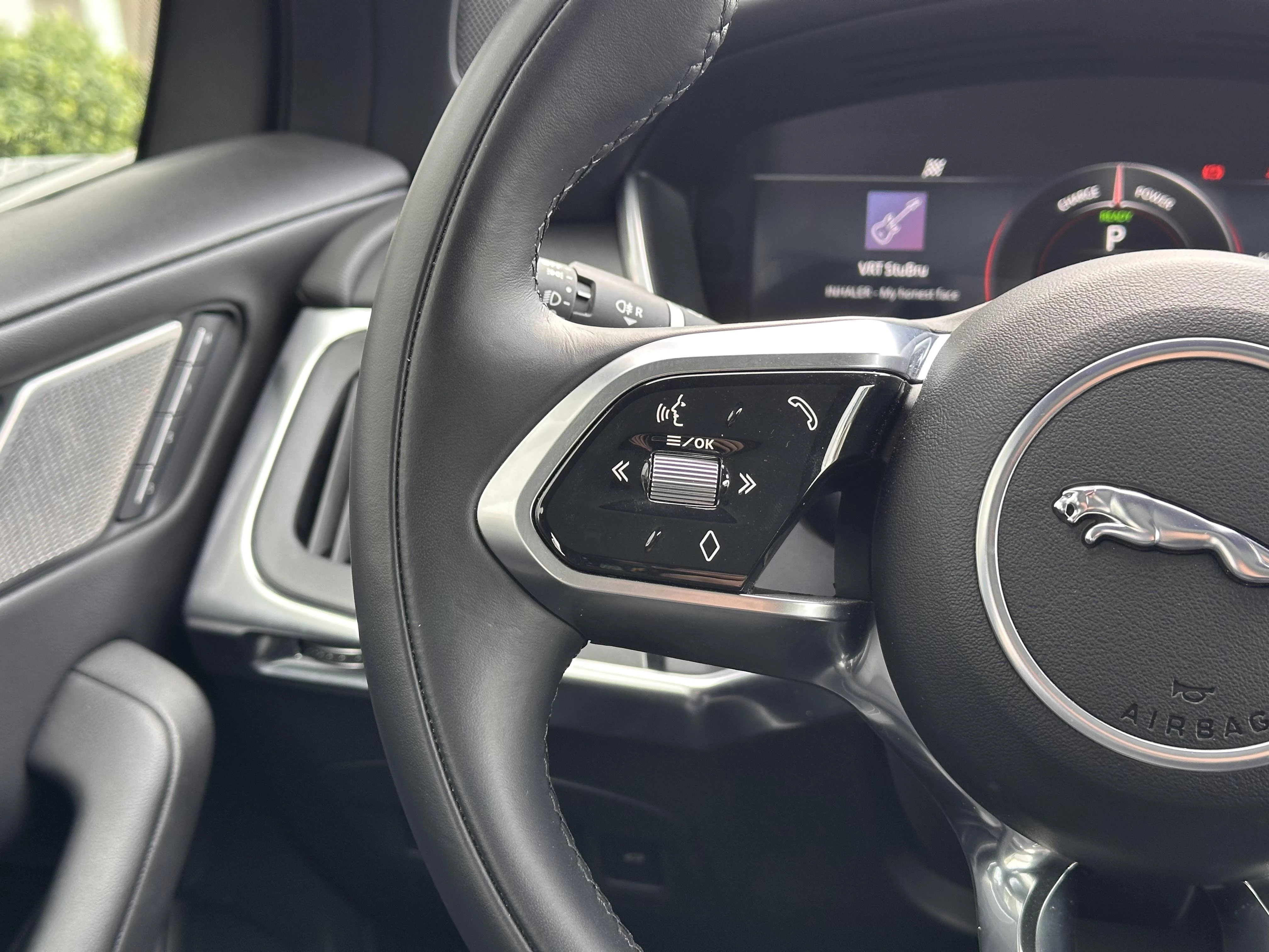 Jaguar-I-PACE-image-29