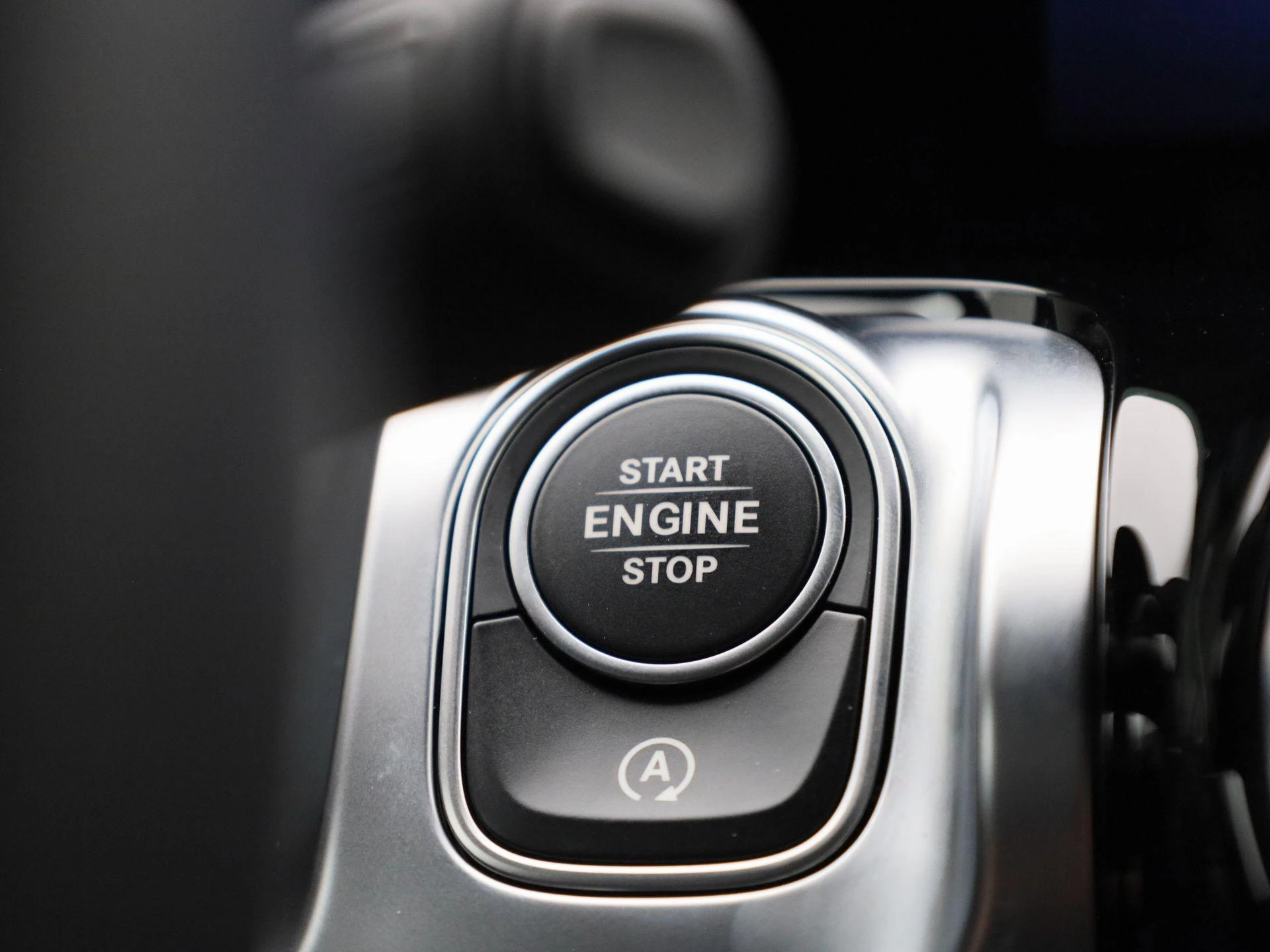 Mercedes-Benz-GLB-image-29