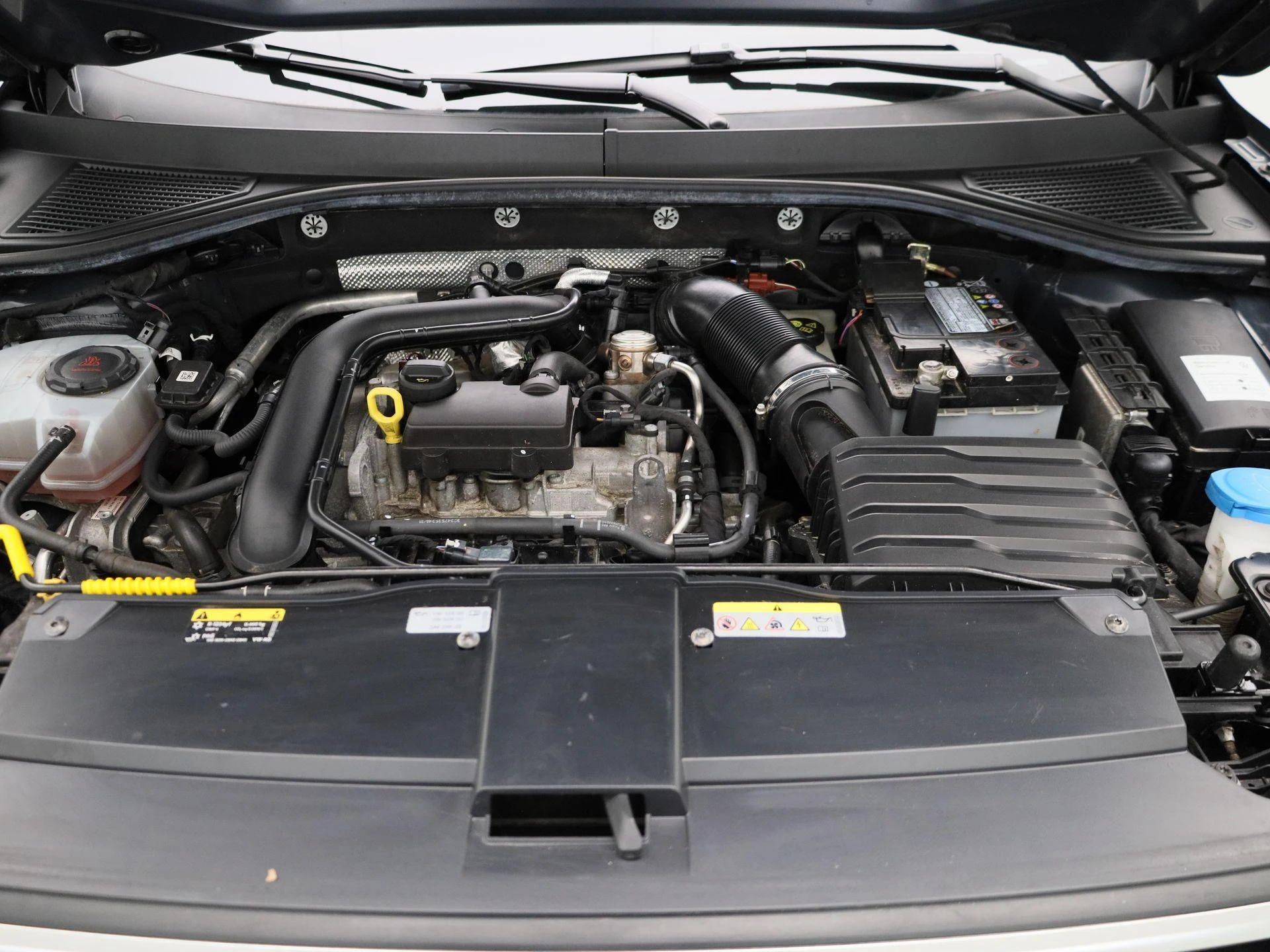 Volkswagen-T-Roc-image-29