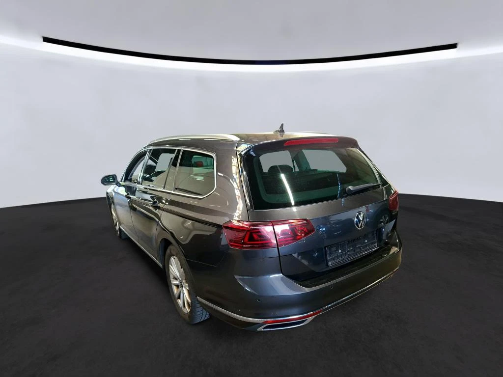 Volkswagen Passat Variant 2.0 TDI DSG Elegance AHK, RFK, IQ.Light, Navi., ACC, 17"Alu.,