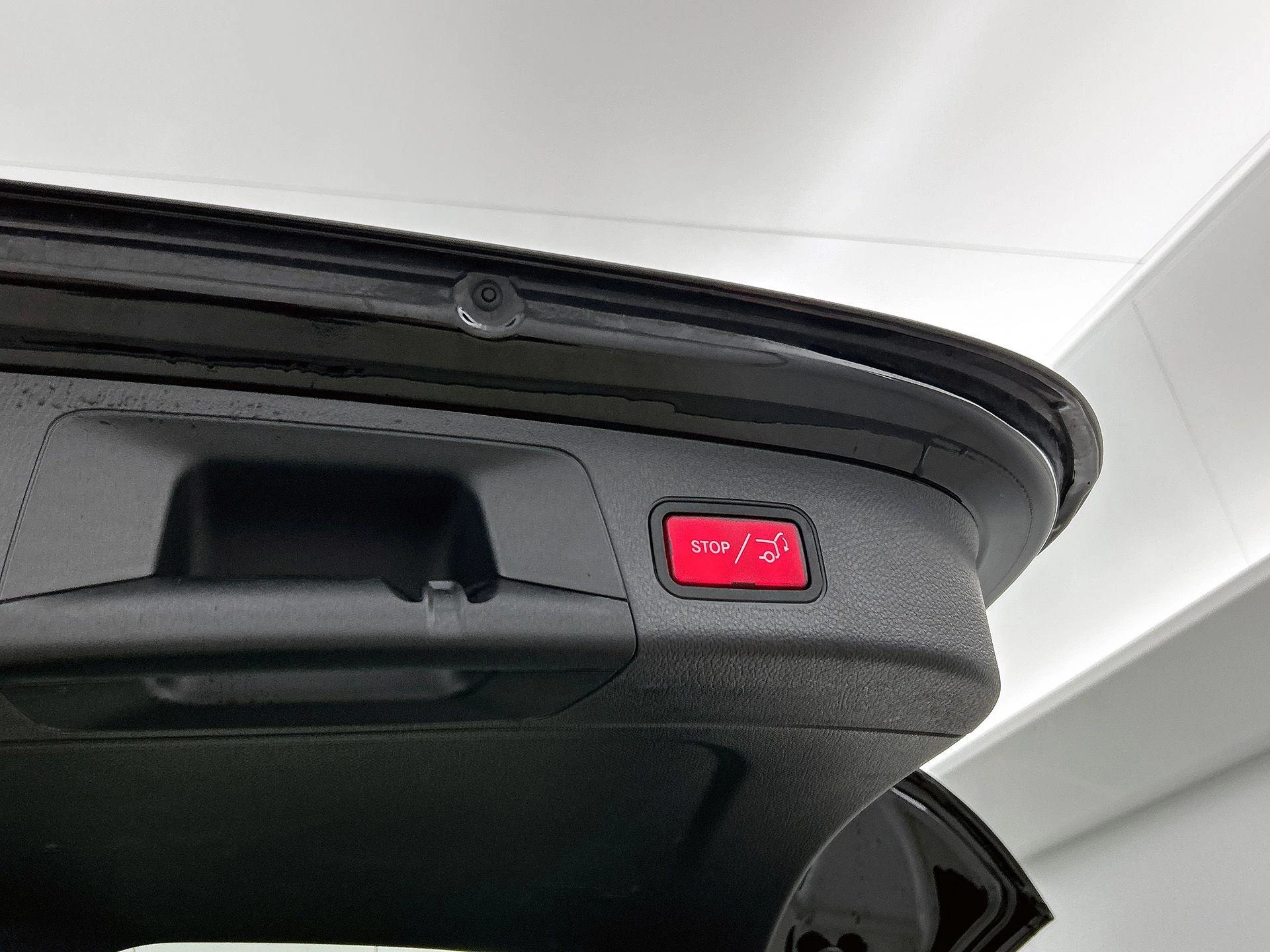 Mercedes-Benz-EQA-image-16