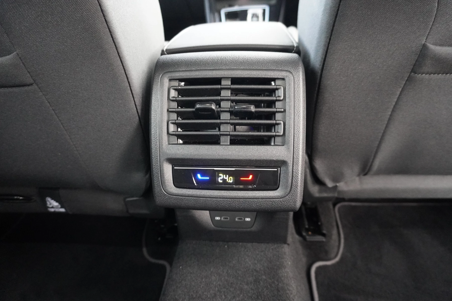 Volkswagen-Golf-image-41