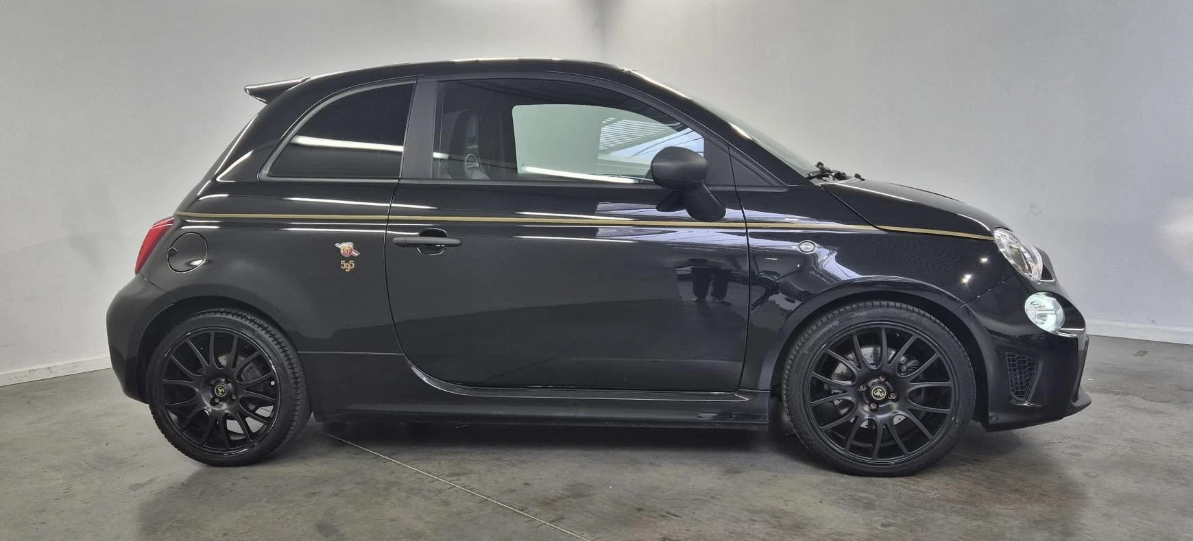 Abarth-595-image-6
