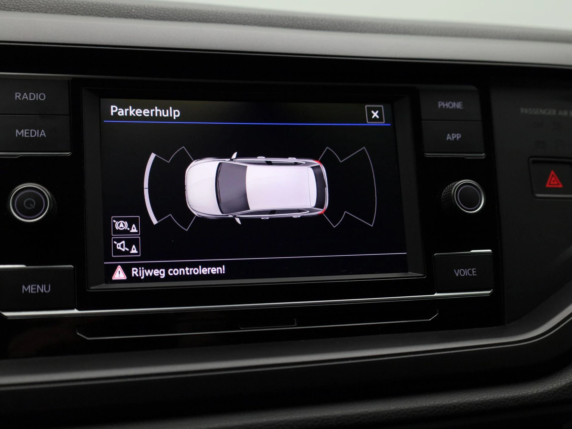 Volkswagen-Polo-image-27