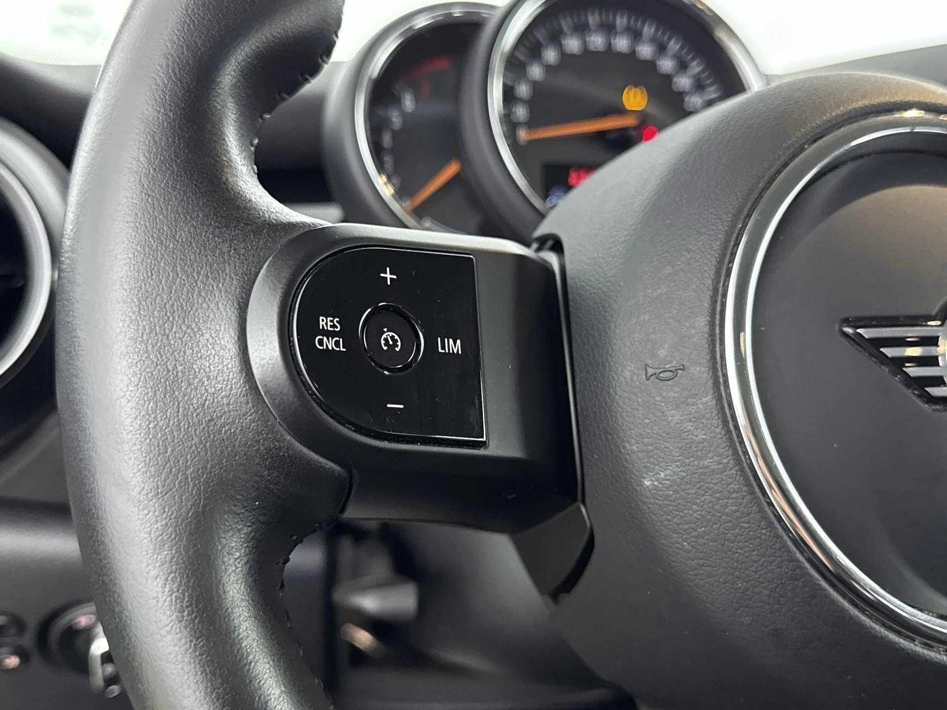 MINI-Cooper-image-5