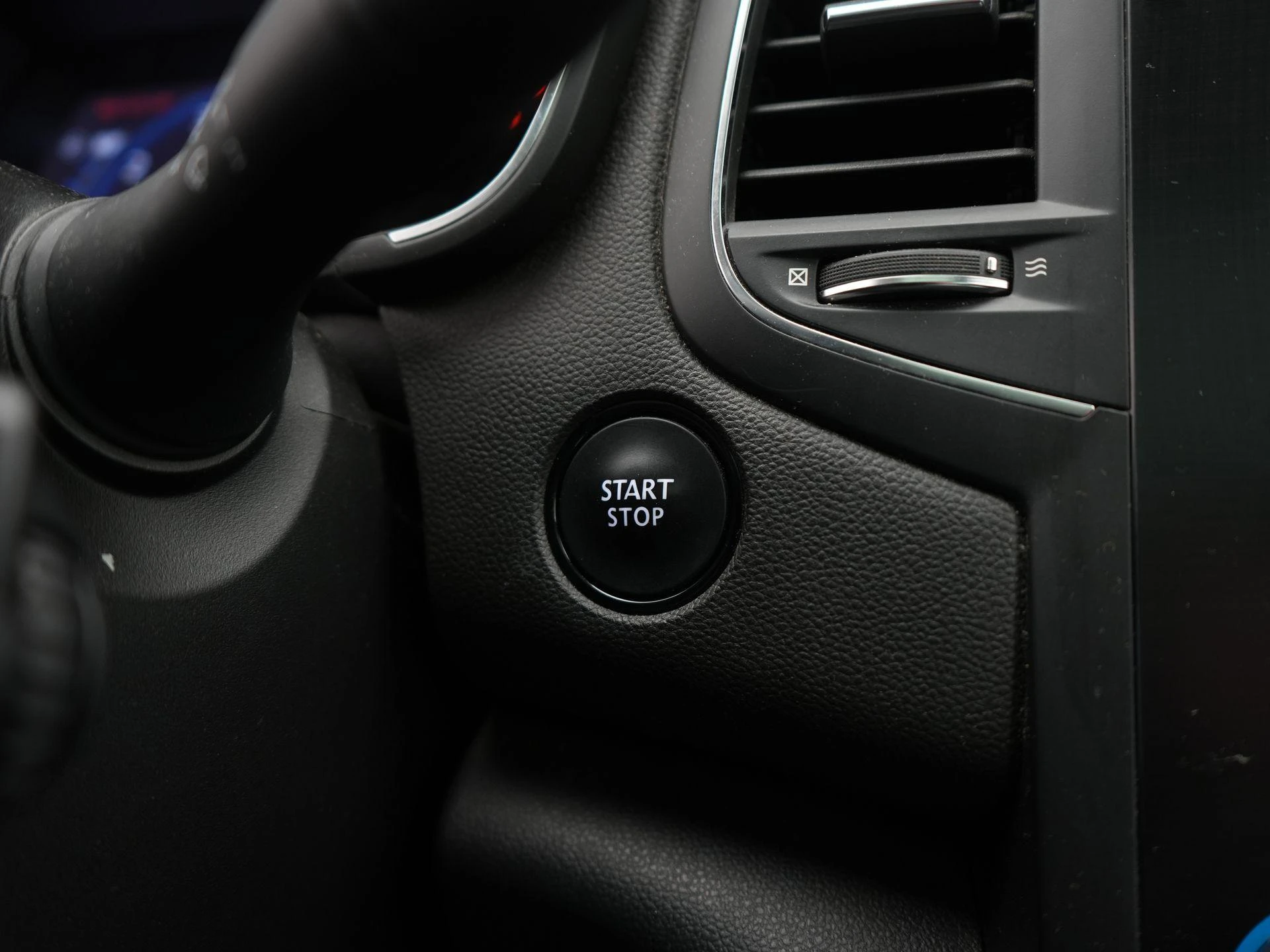 Renault-Mégane Estate-image-26