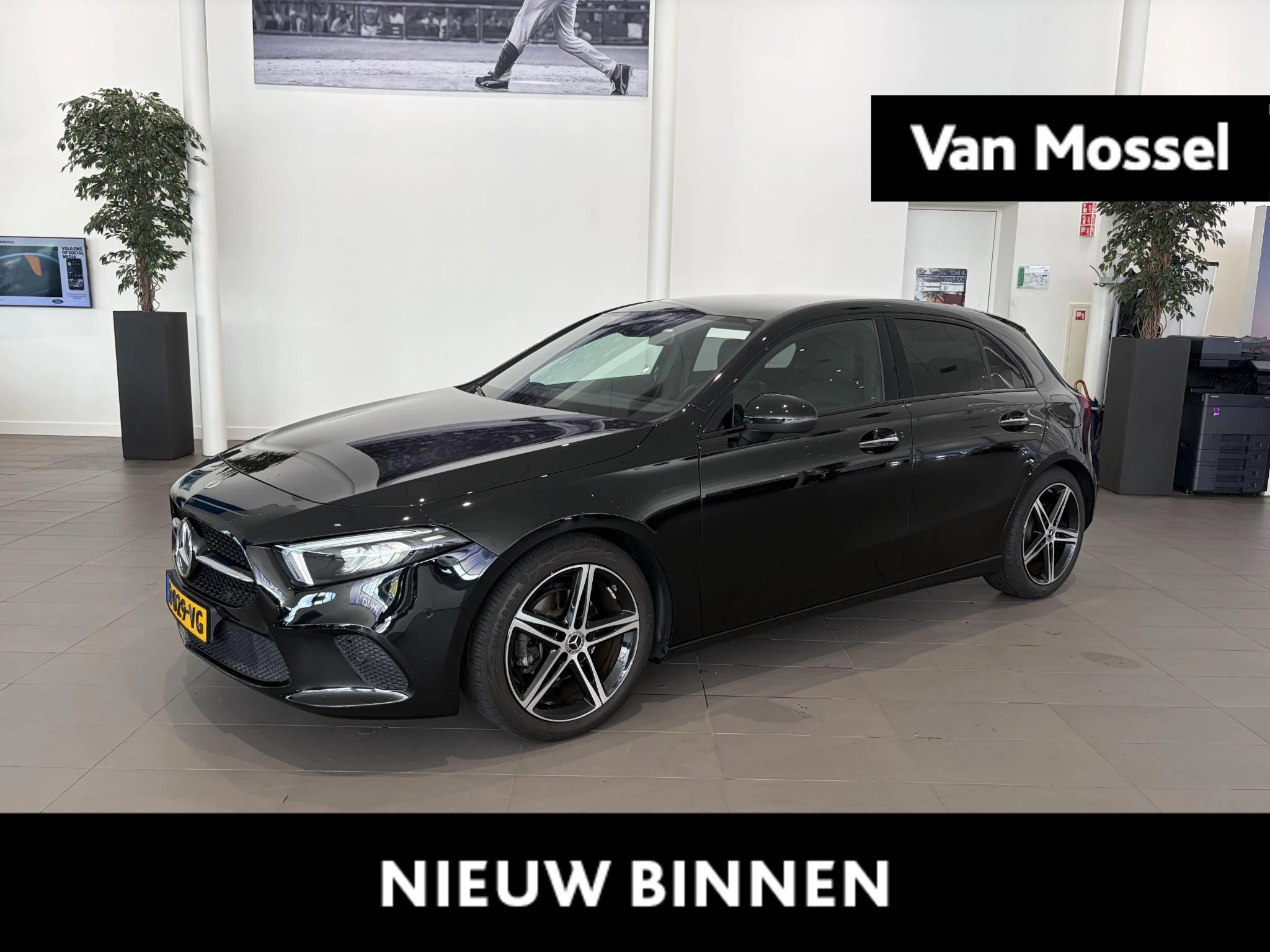 Mercedes-Benz-A-Klasse-image-0