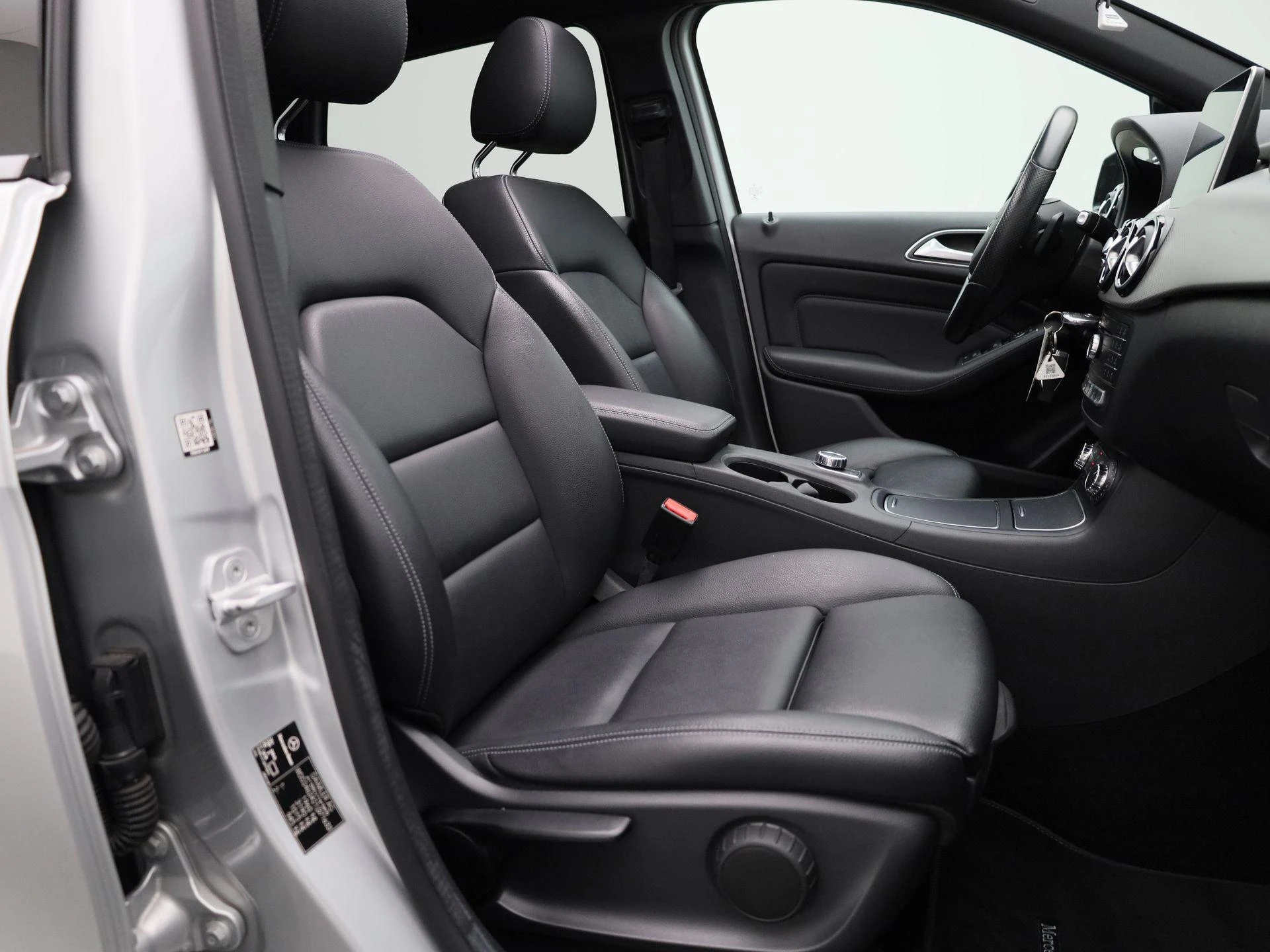 Mercedes-Benz-B-Klasse-image-32