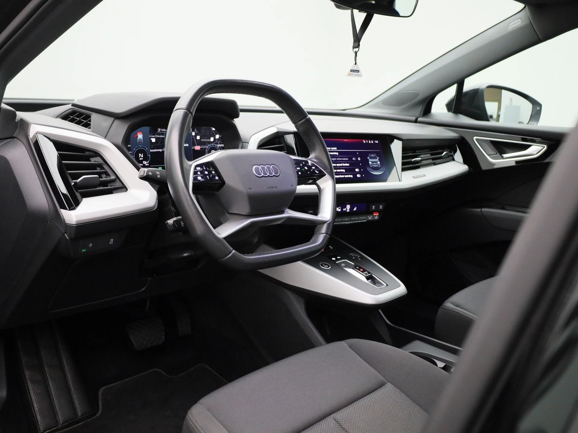 Audi-Q4 e-tron-image-34