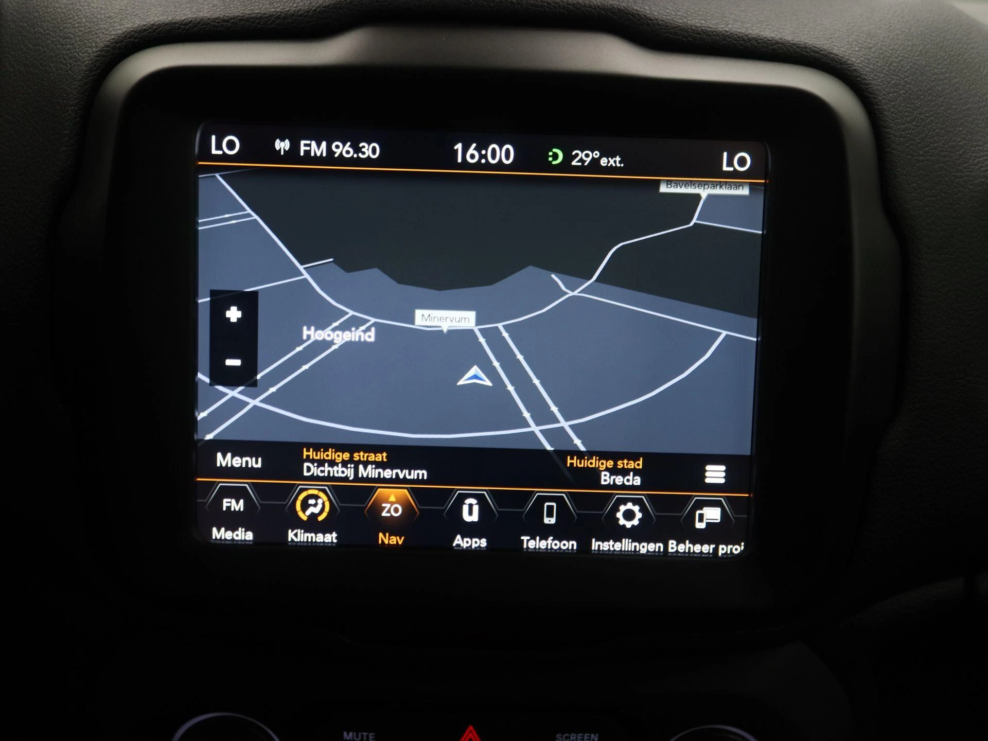 Jeep-Renegade-image-8