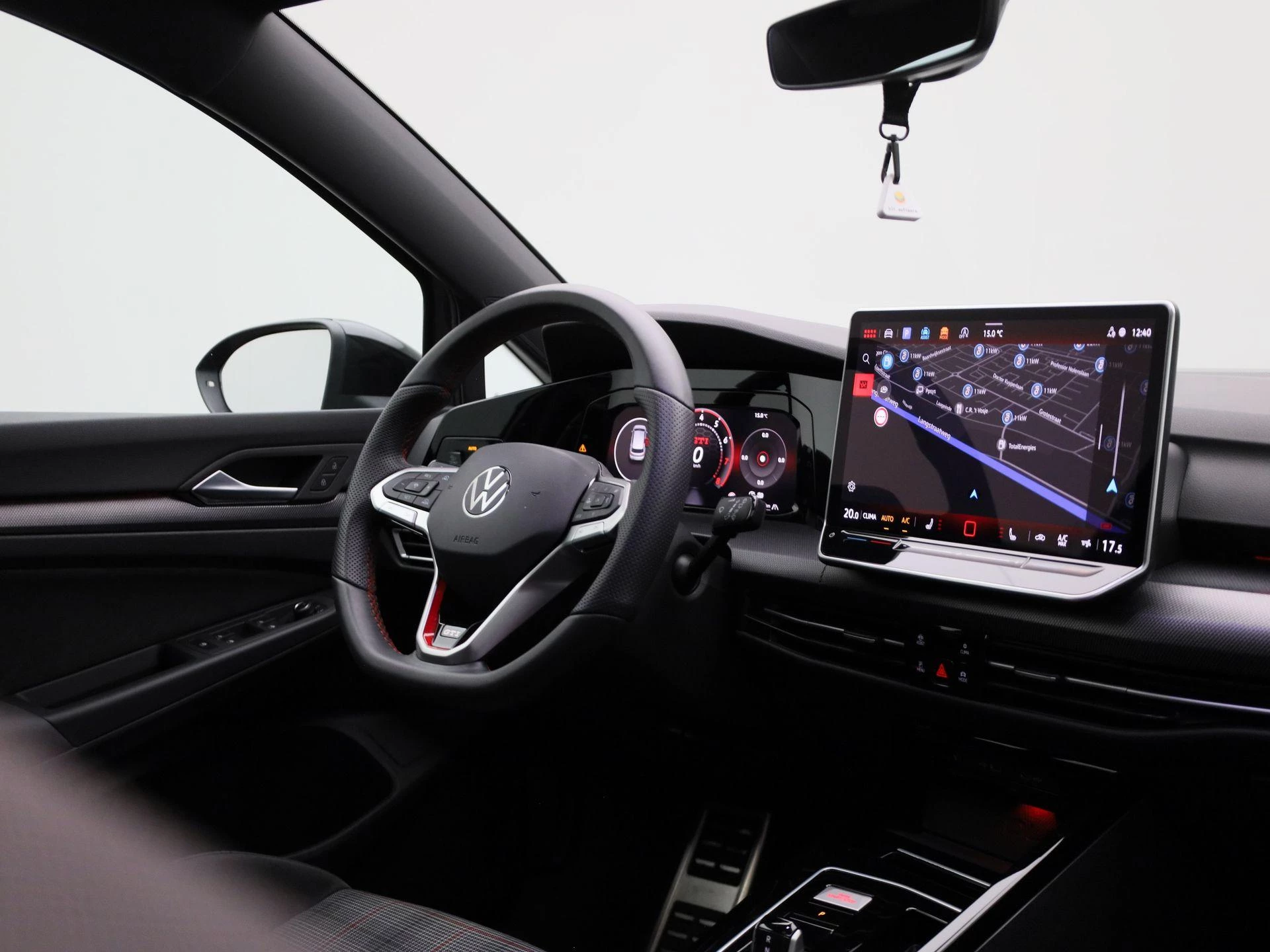 Volkswagen-Golf-image-40