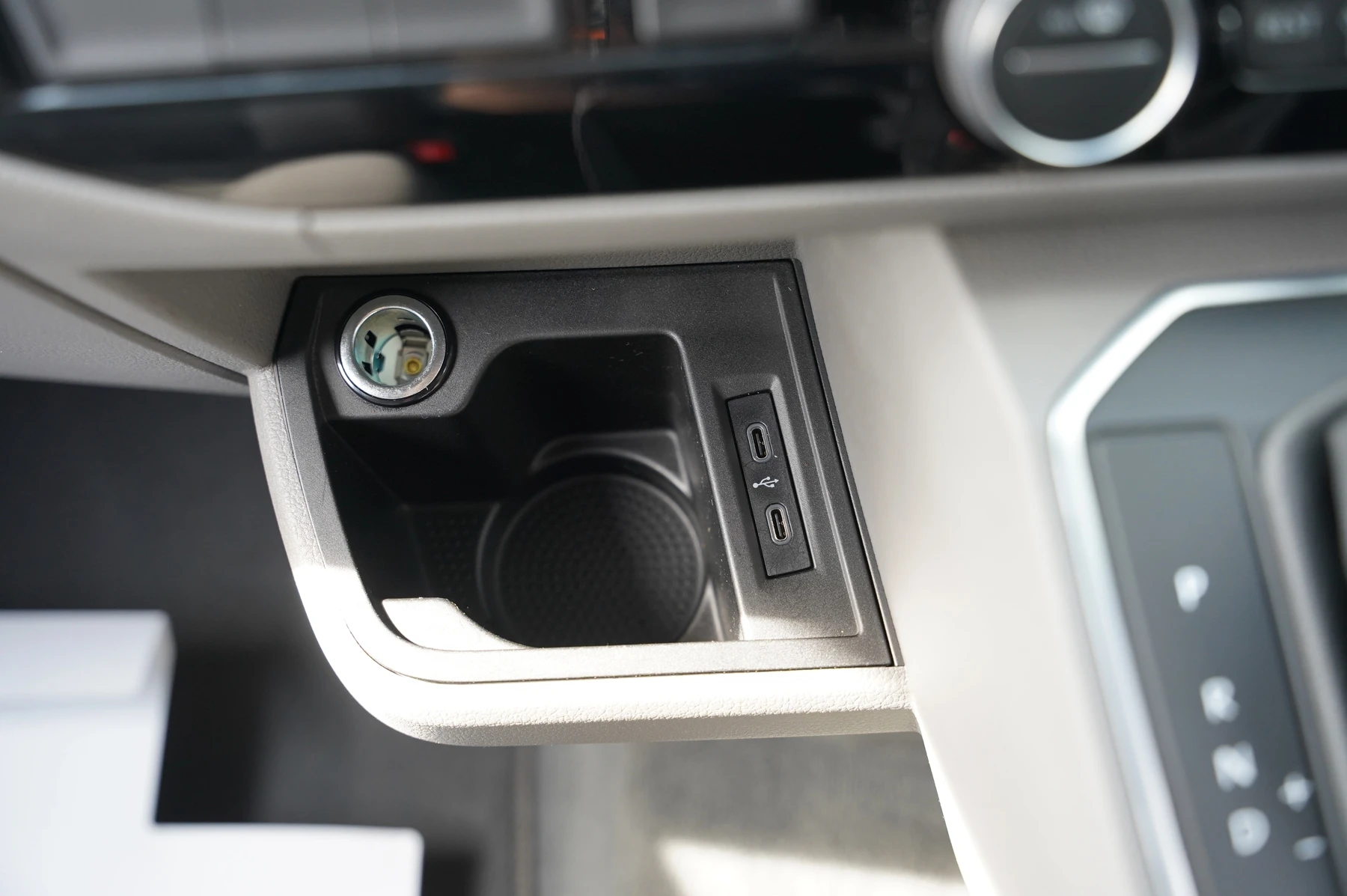 Volkswagen-California-image-40