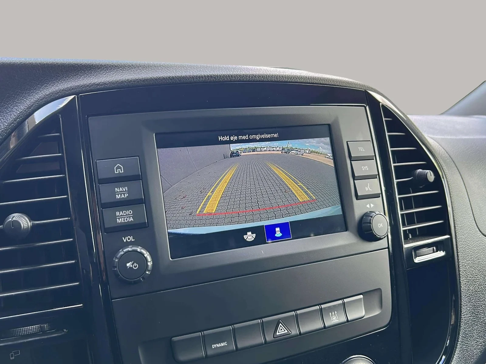 Mercedes-Benz-eVito-image-13