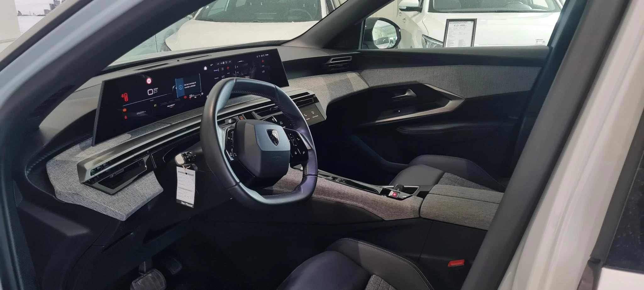 Peugeot 3008 1.2 Hybrid 136 Allure