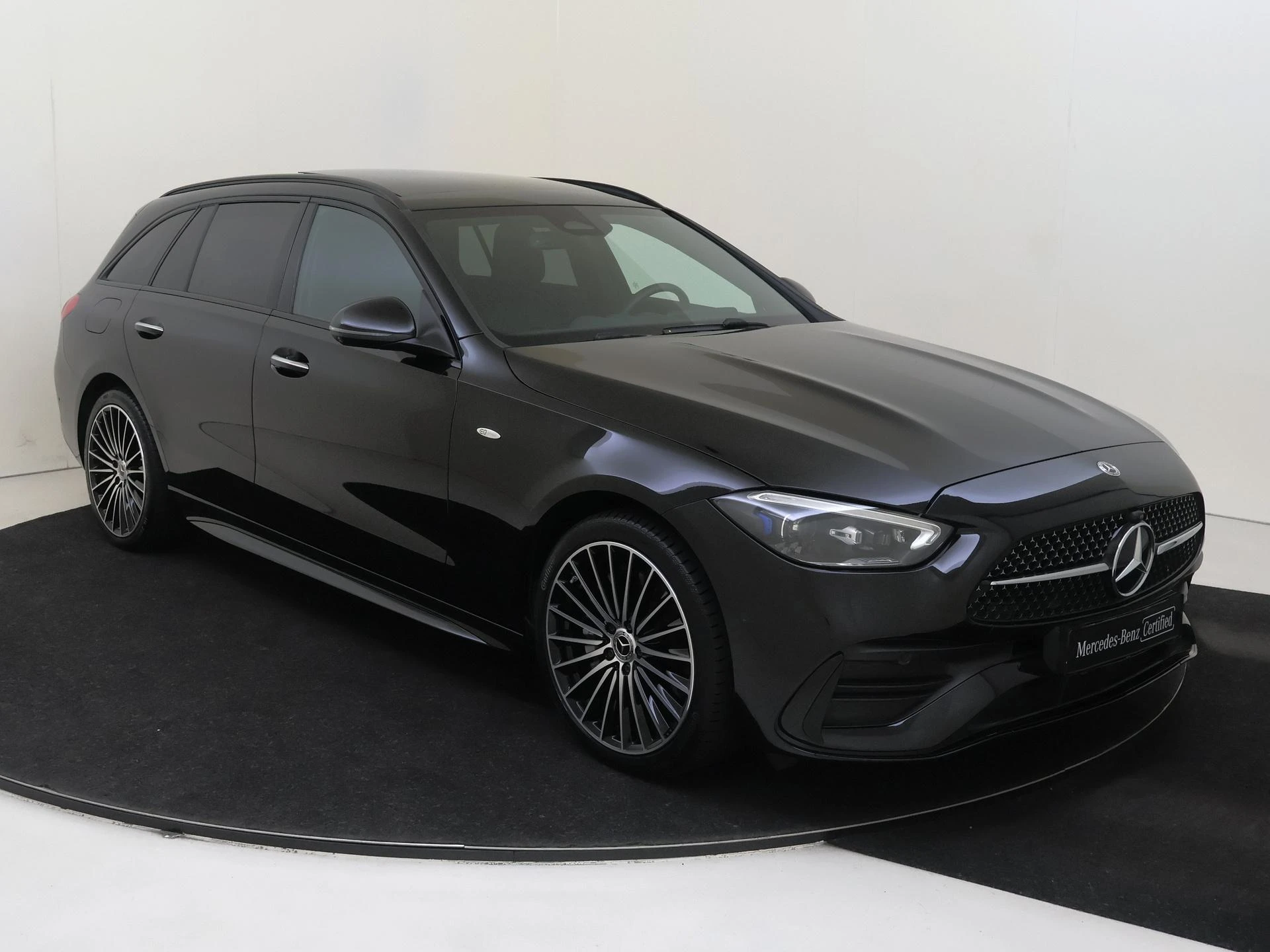 Mercedes-Benz-C-Klasse-image-1