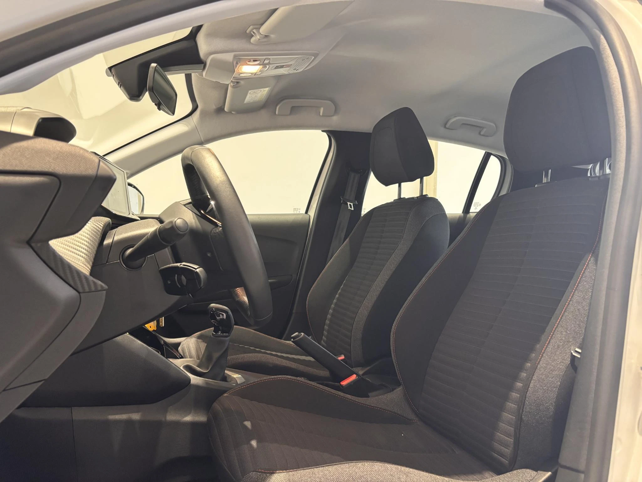 Peugeot-208-image-7