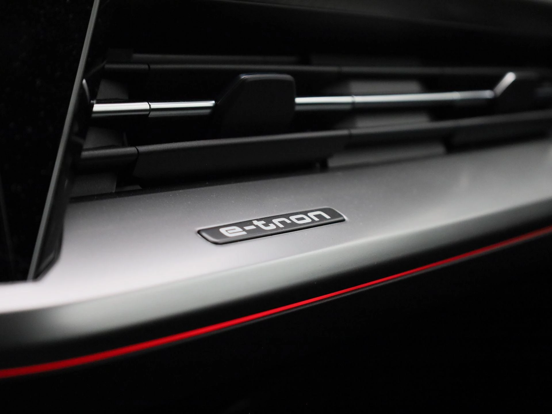 Audi-Q4 e-tron-image-30