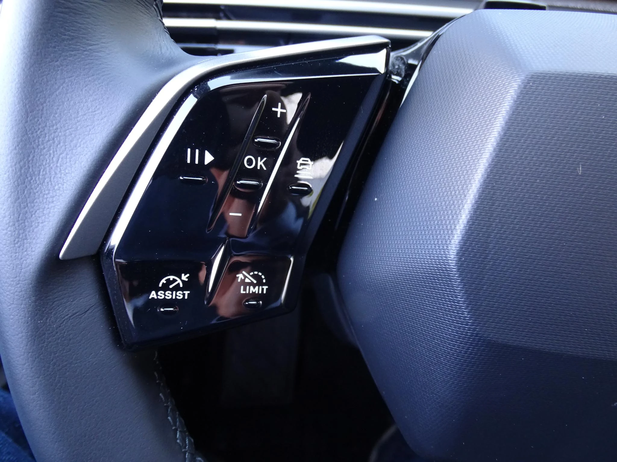 Peugeot-5008-image-25