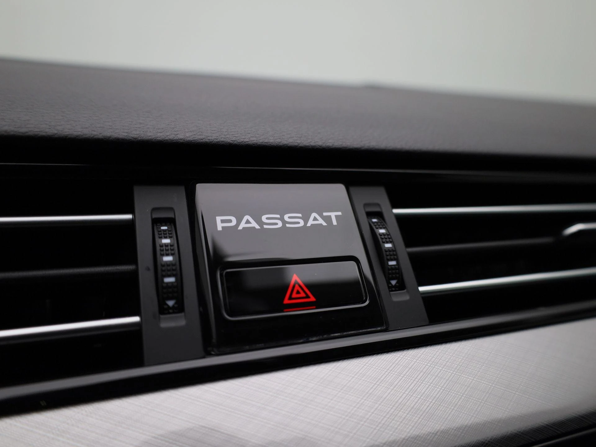 Volkswagen-Passat-image-26