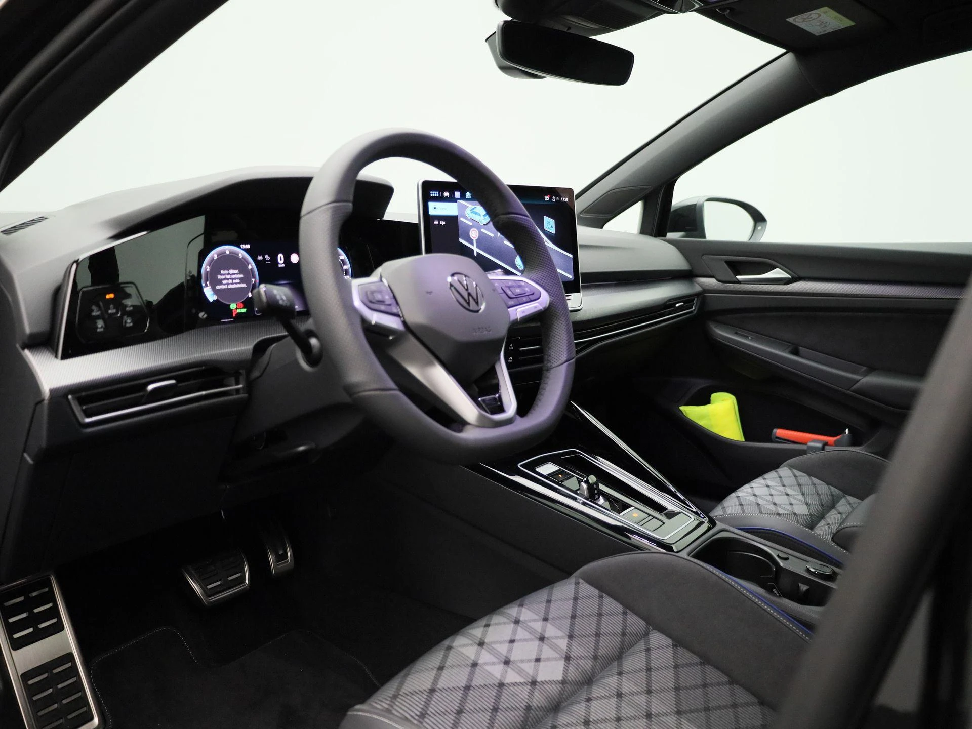 Volkswagen Golf - 34