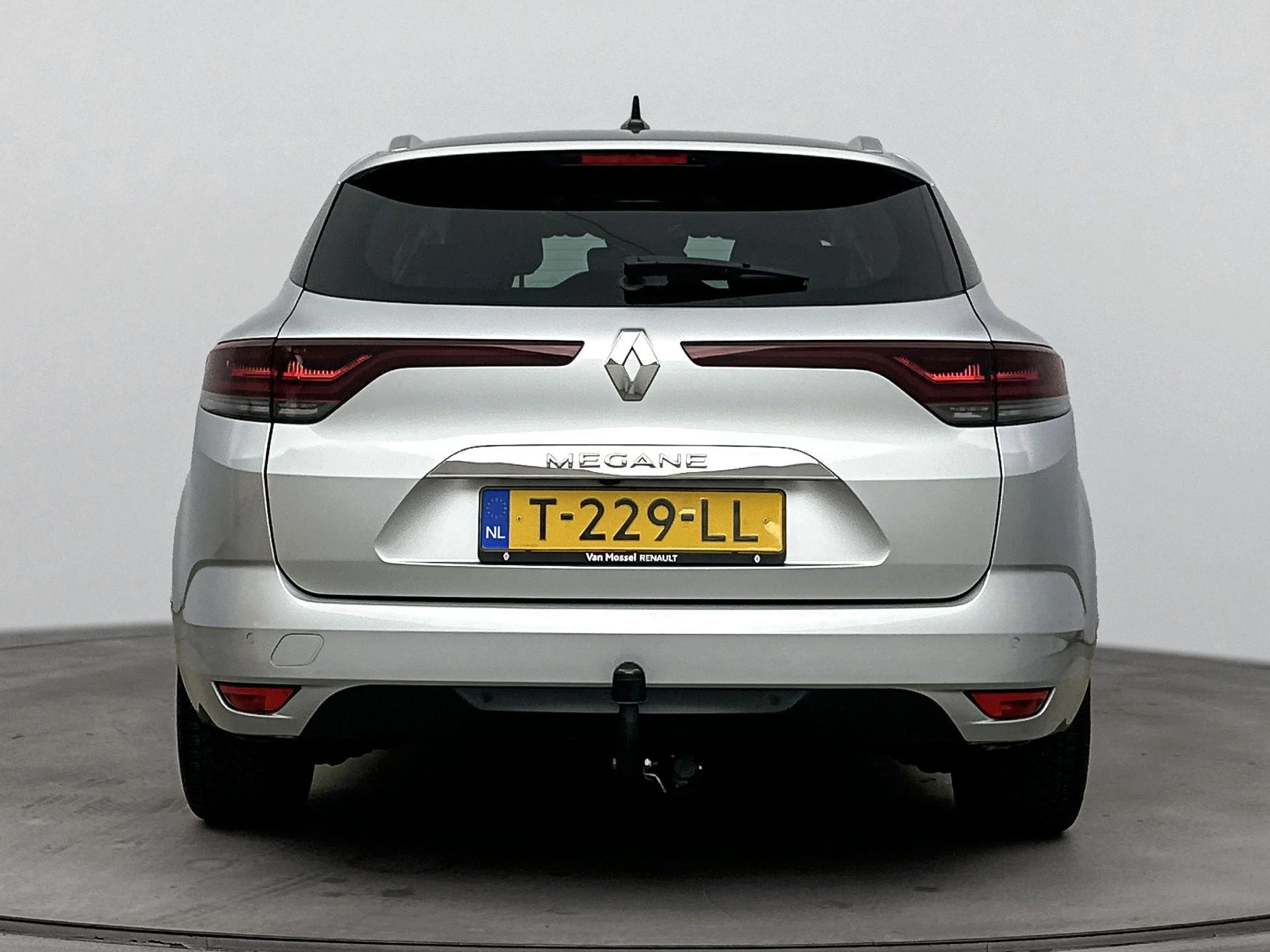 Renault-Mégane Estate-image-2
