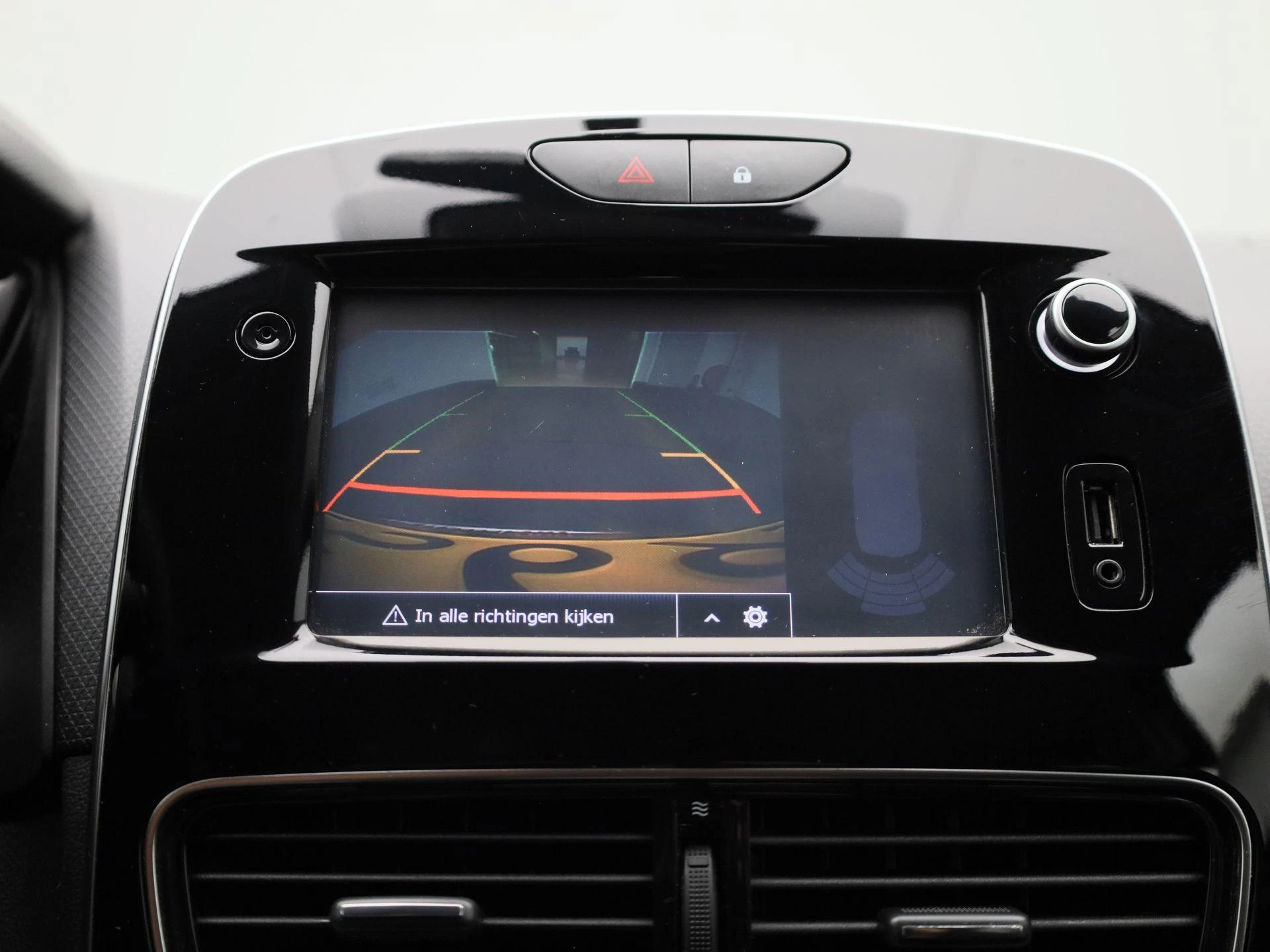 Renault-Clio-image-27